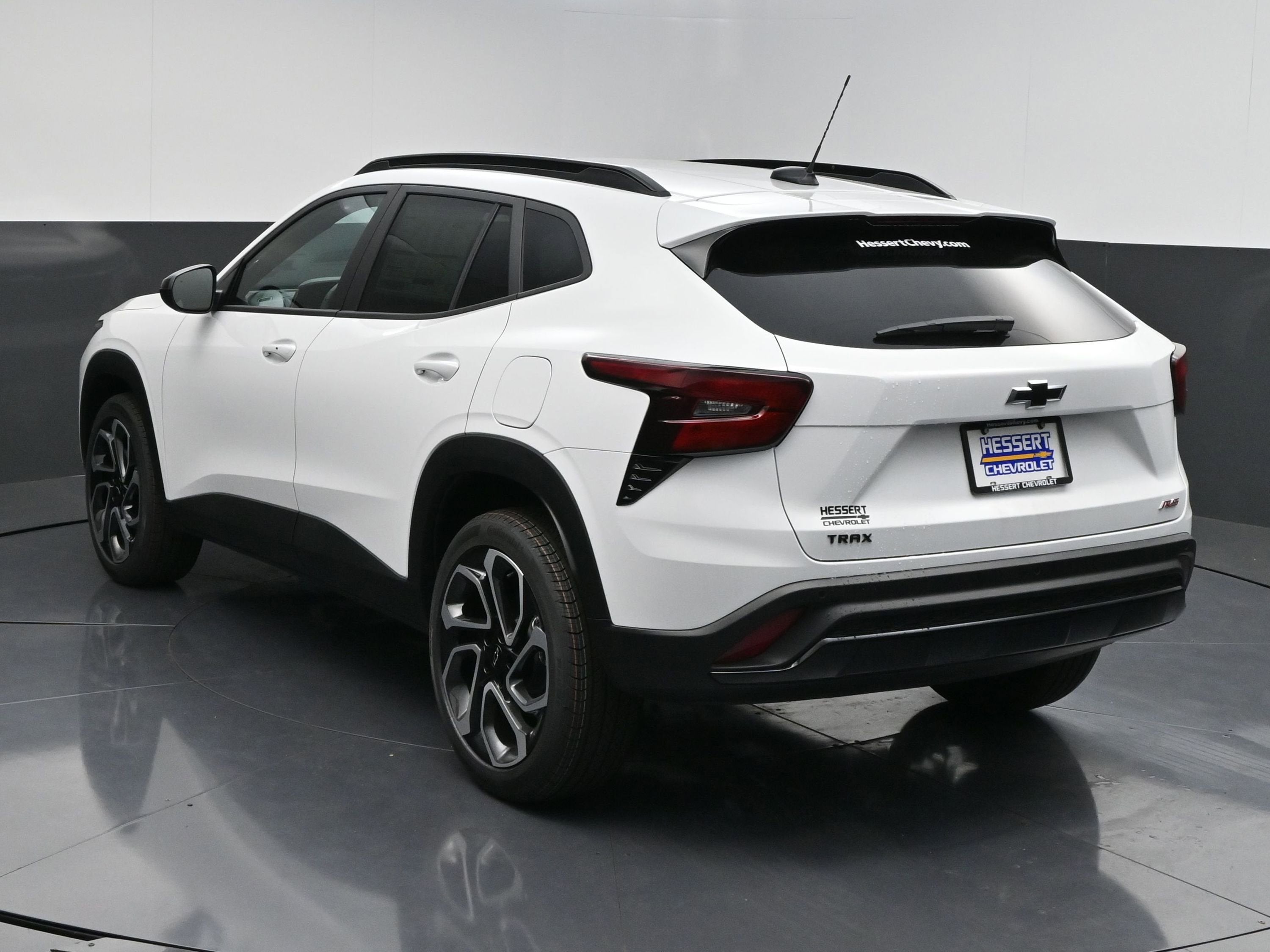 View vehicle photo 5