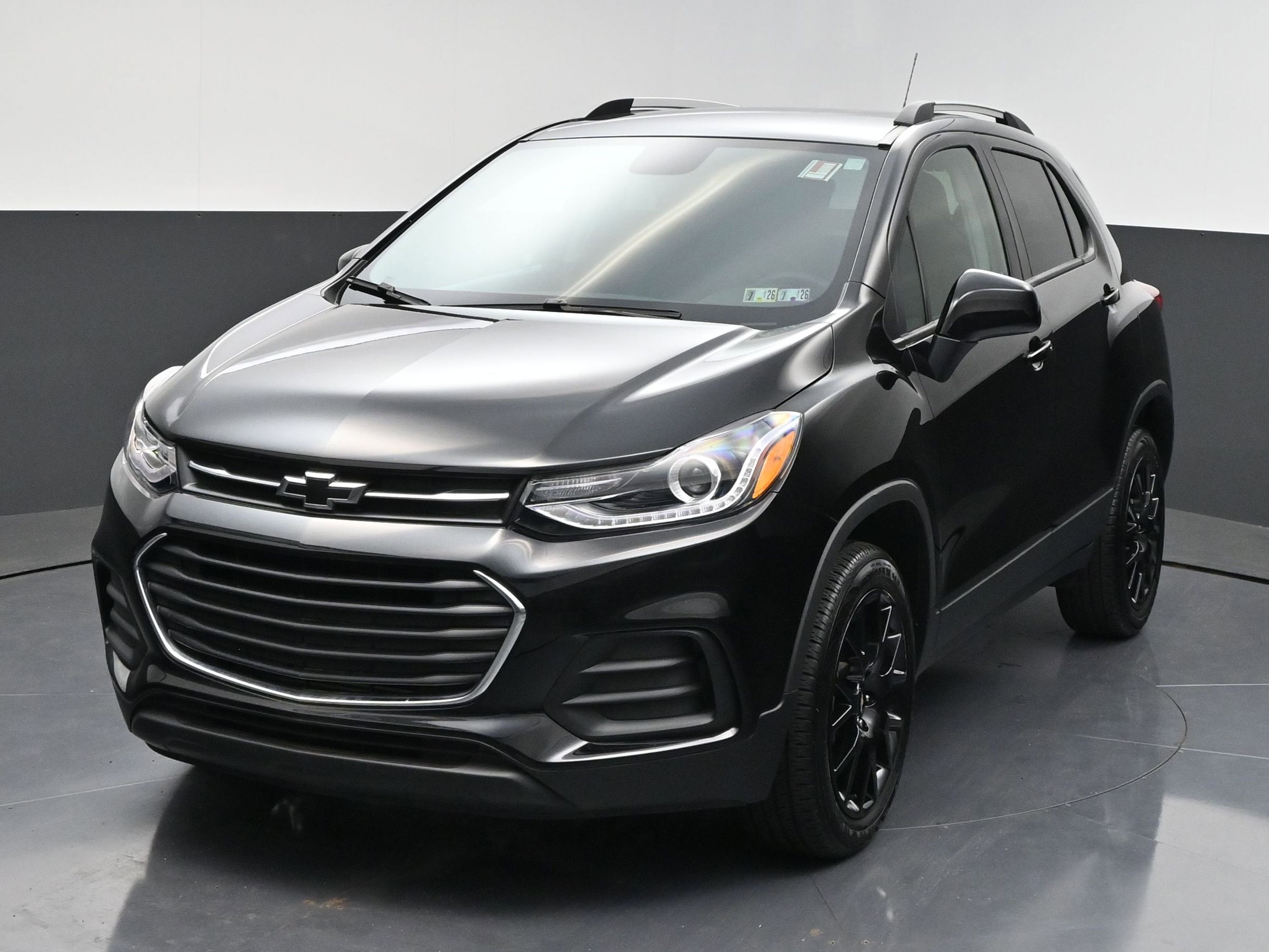 View vehicle photo 3