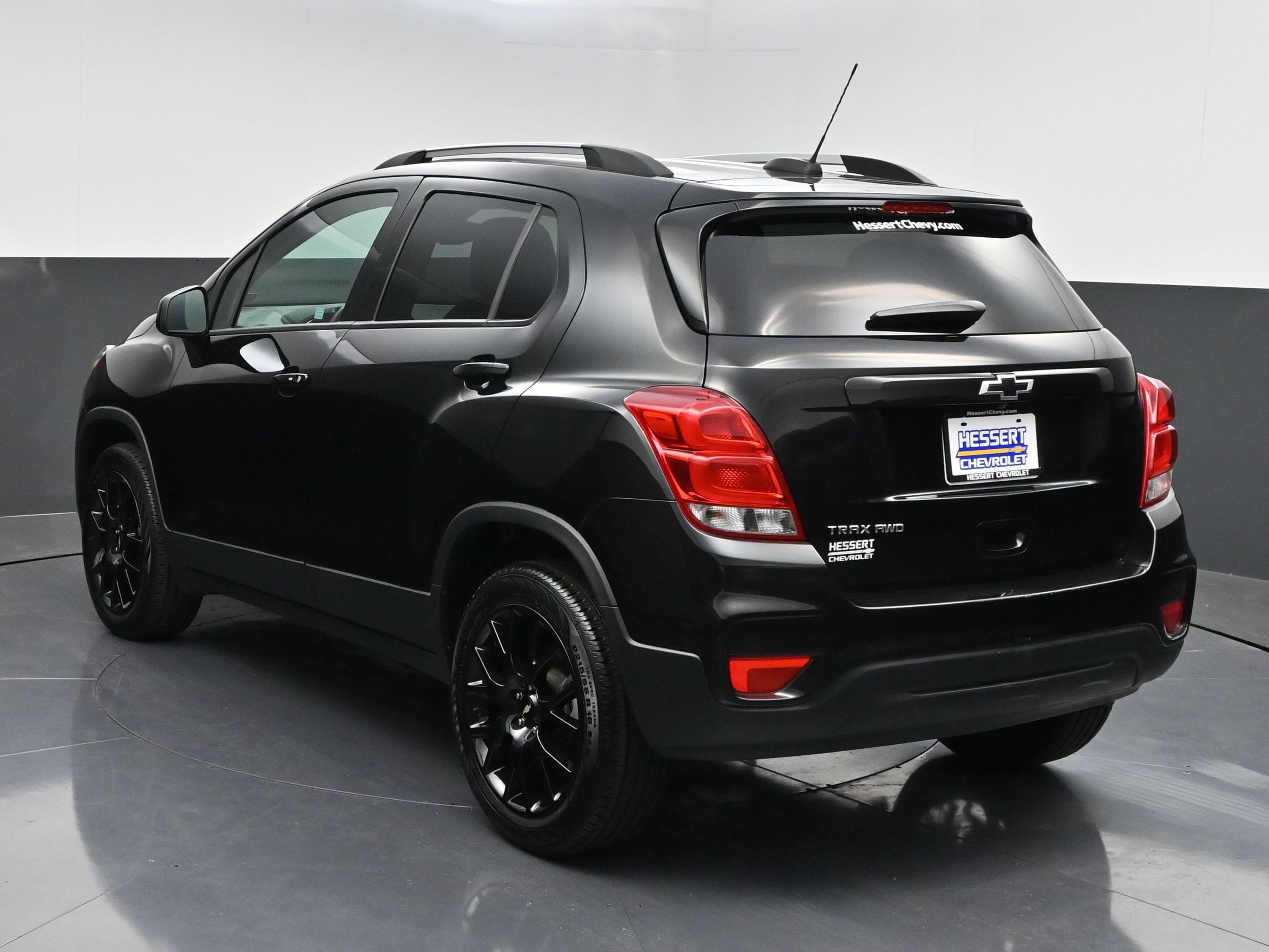View vehicle photo 5