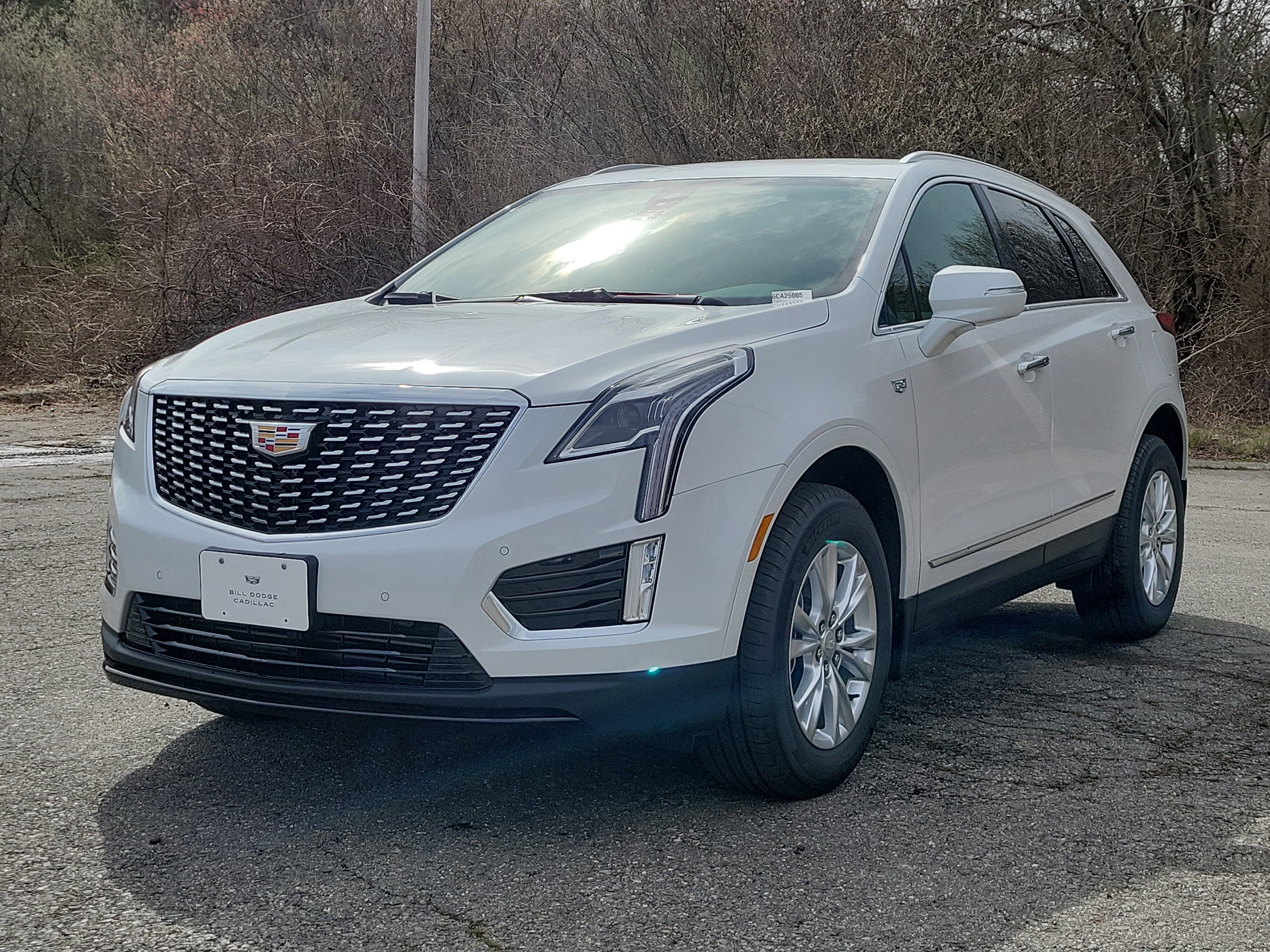 Crystal White Tricoat 2026 Cadillac XT5 SUV / Crossover Four-Wheel Drive Automatic