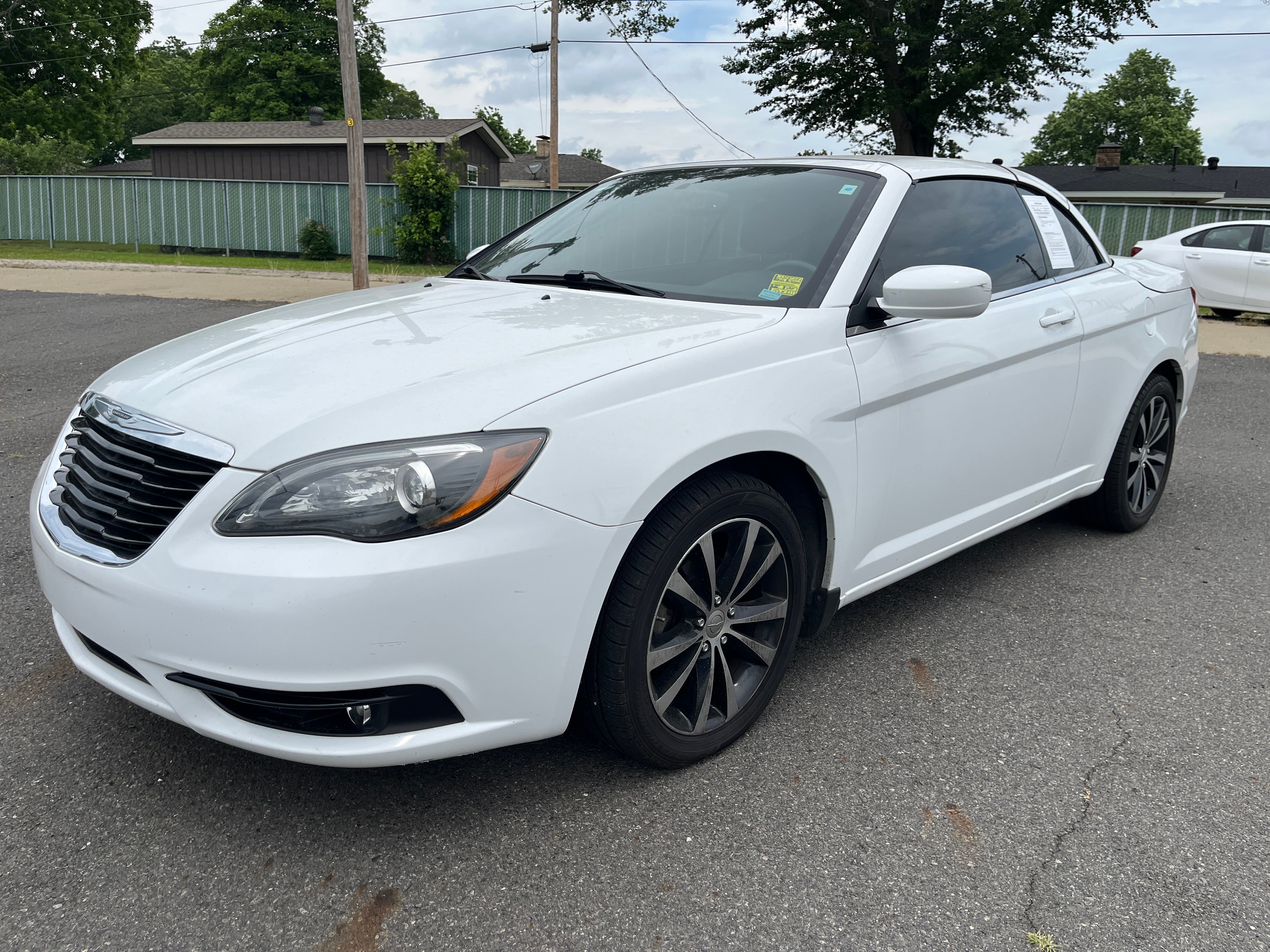 White 2013 Chrysler 200 Convertible Front-Wheel Drive Automatic