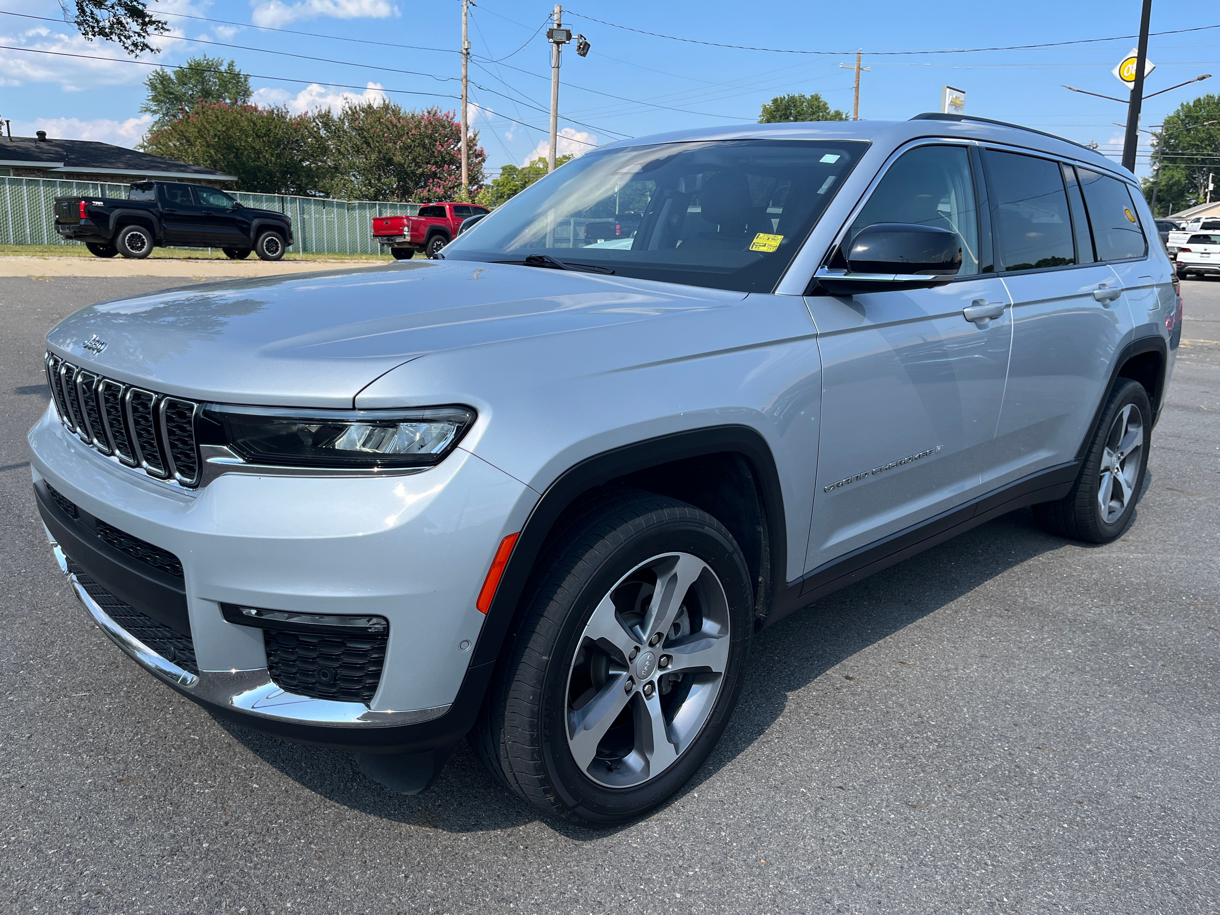  2023 Jeep Grand Cherokee L Limited 4WD   