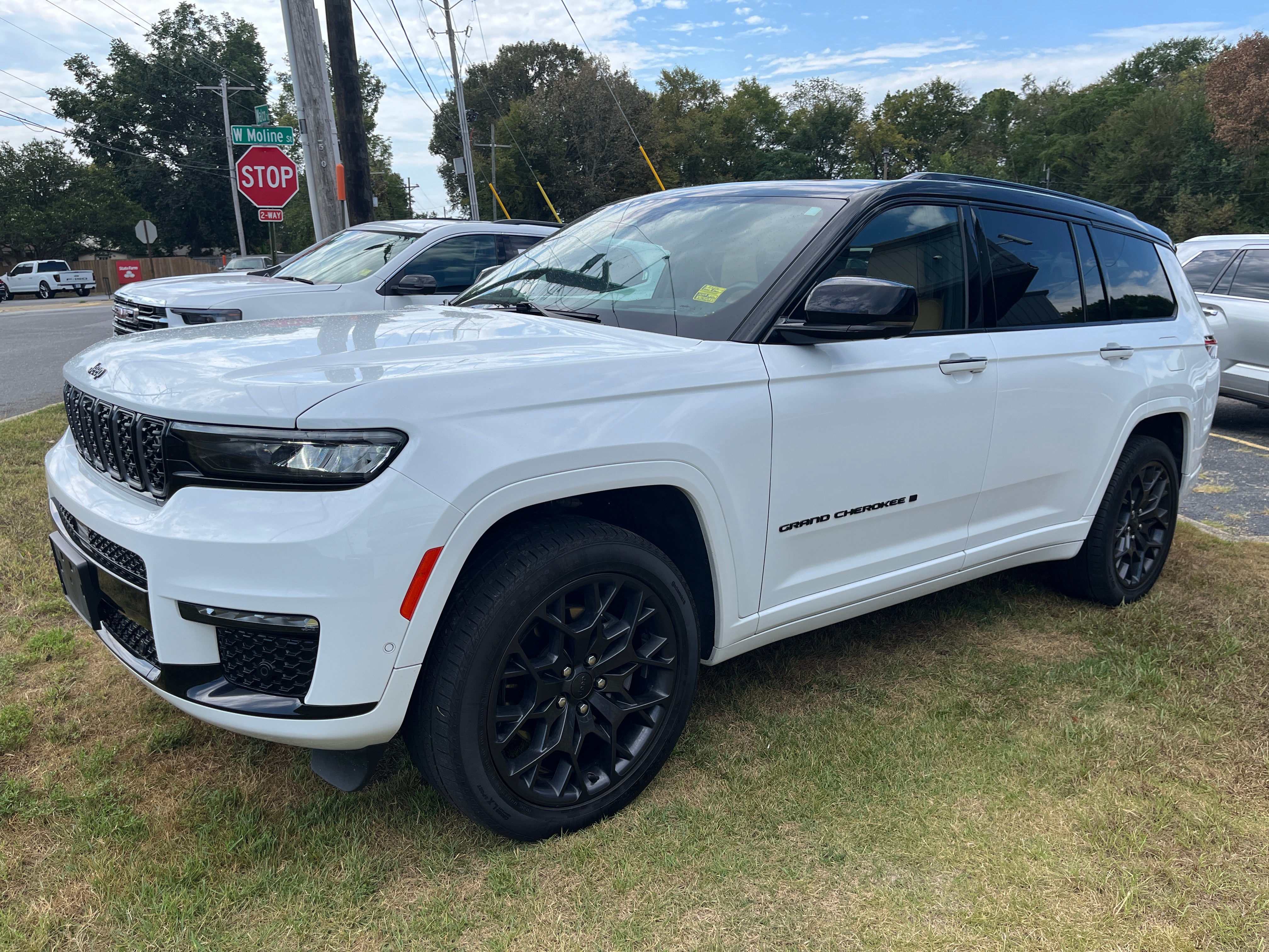 Bright Whi 2023 Jeep Grand Cherokee L SUV / Crossover Four-Wheel Drive Automatic