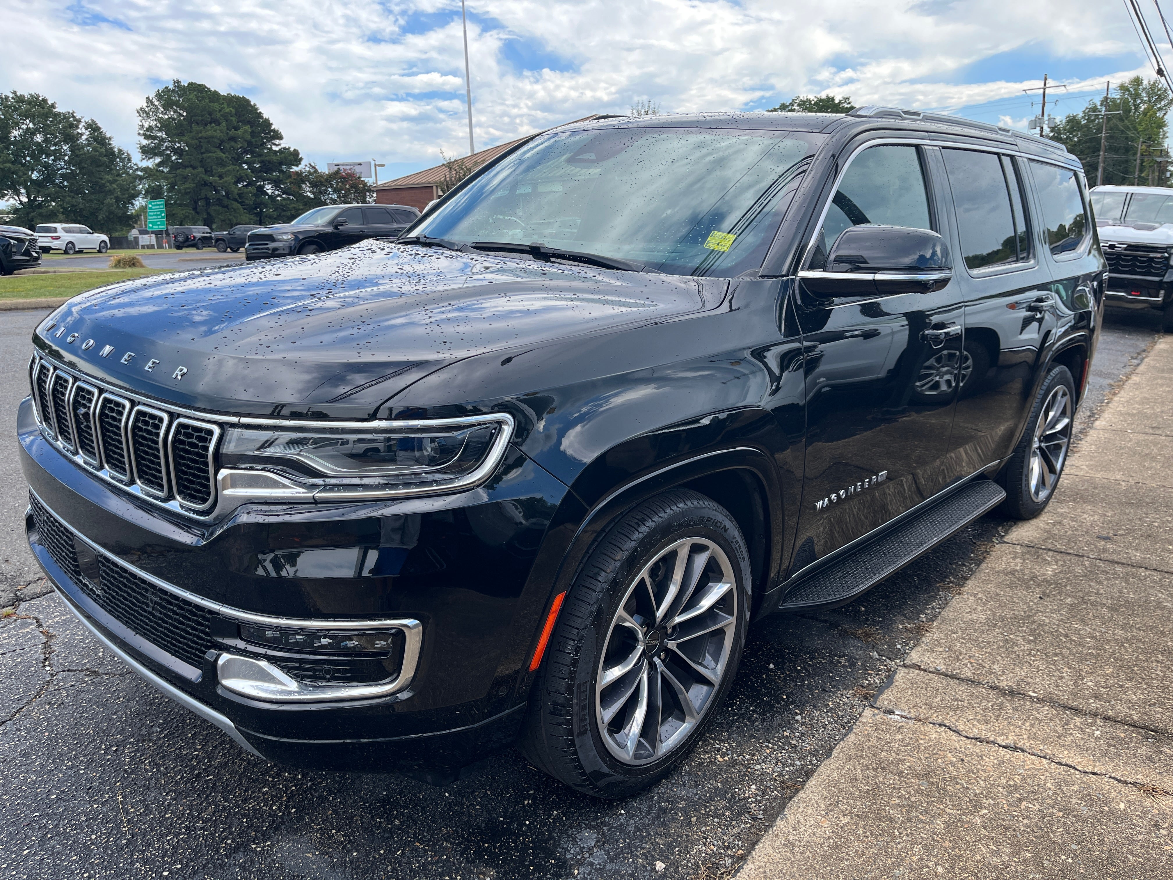  2023 Jeep Wagoneer Series II 4WD   