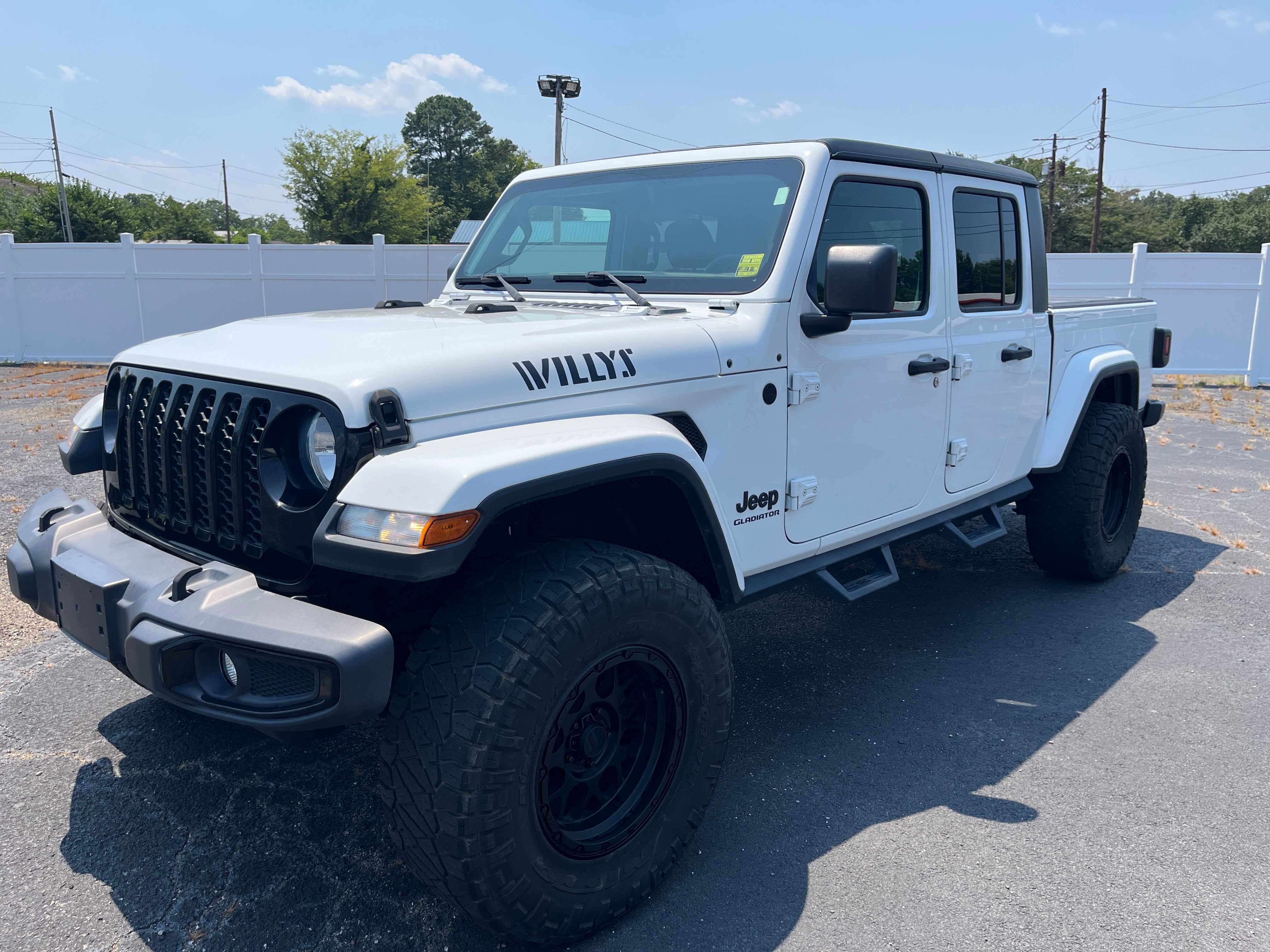  2021 Jeep Gladiator Willys Sport Crew Cab 4WD   