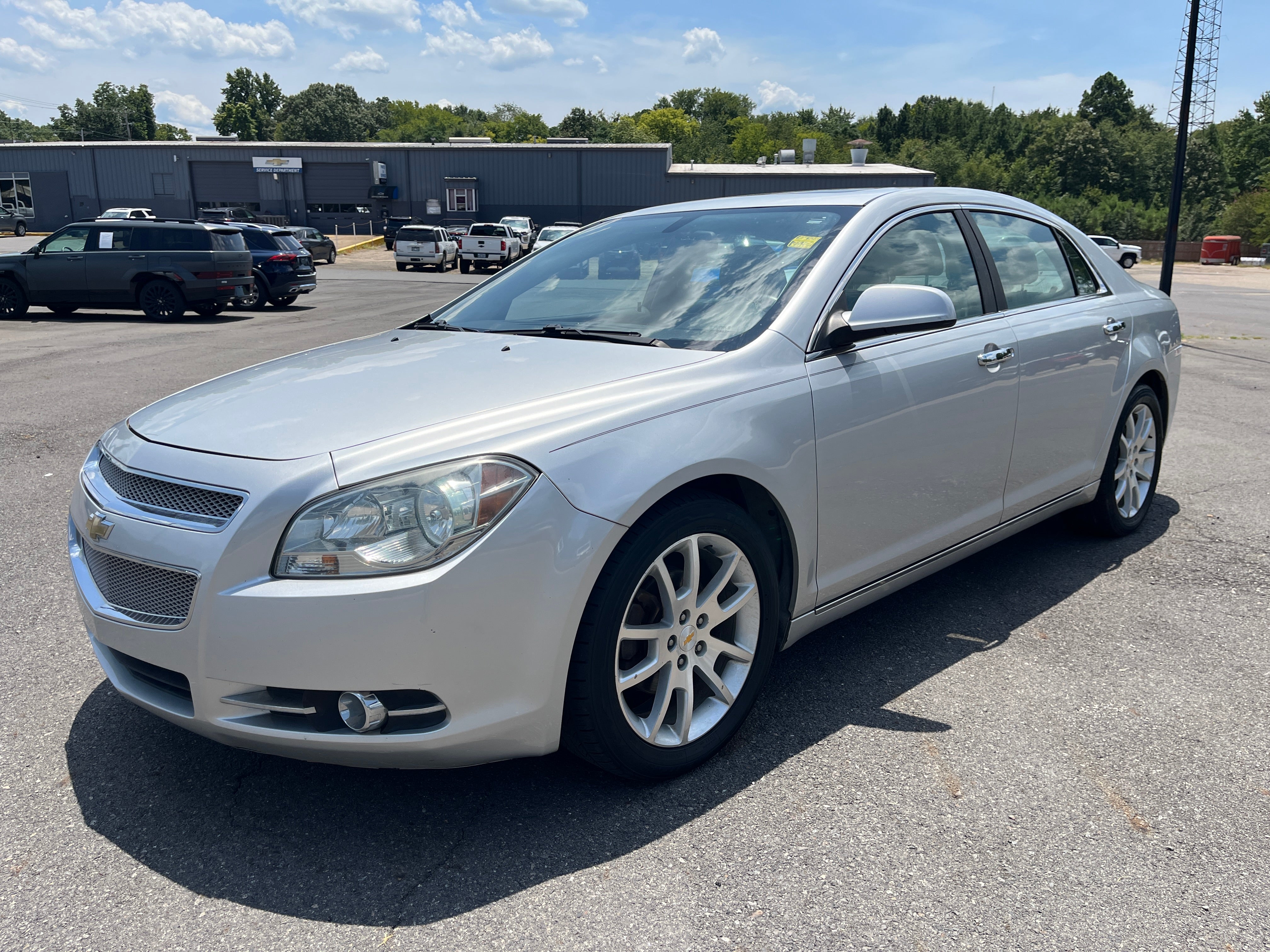  2010 Chevrolet Malibu LTZ FWD   