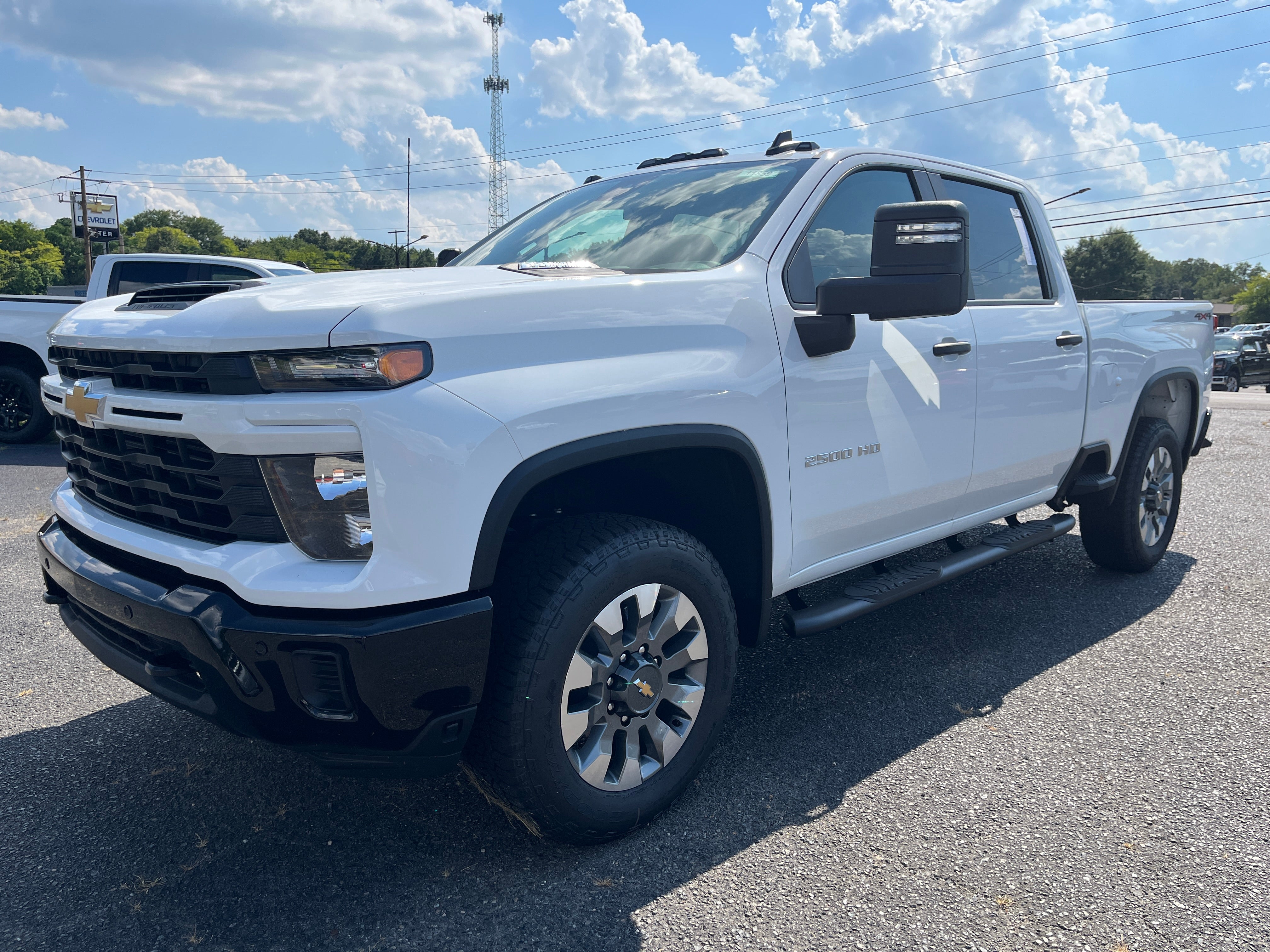 Summit White 2026 Chevrolet Silverado 2500HD Pickup Truck Four-Wheel Drive Automatic