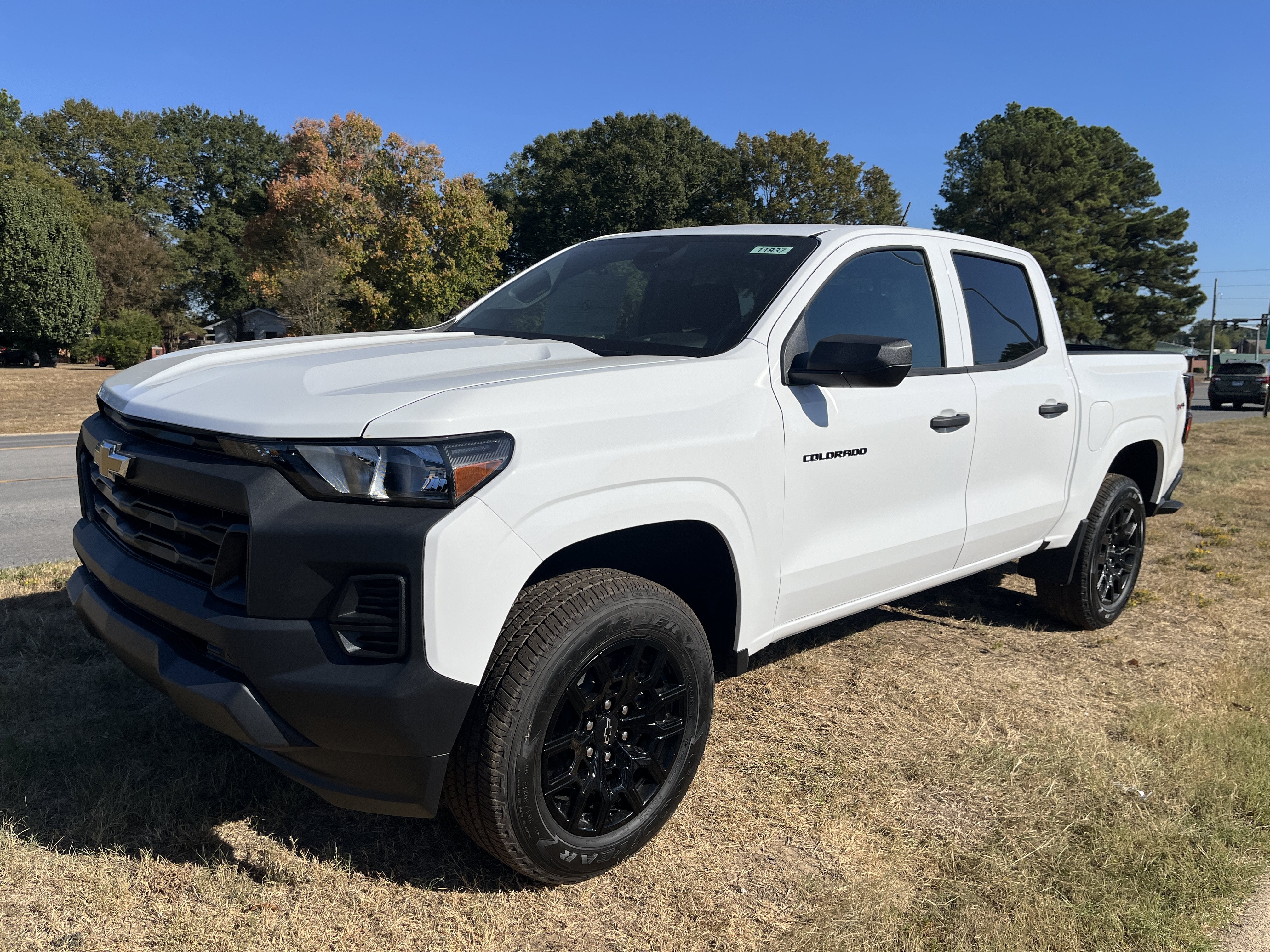 Summit White 2026 Chevrolet Colorado Pickup Truck Four-Wheel Drive Automatic