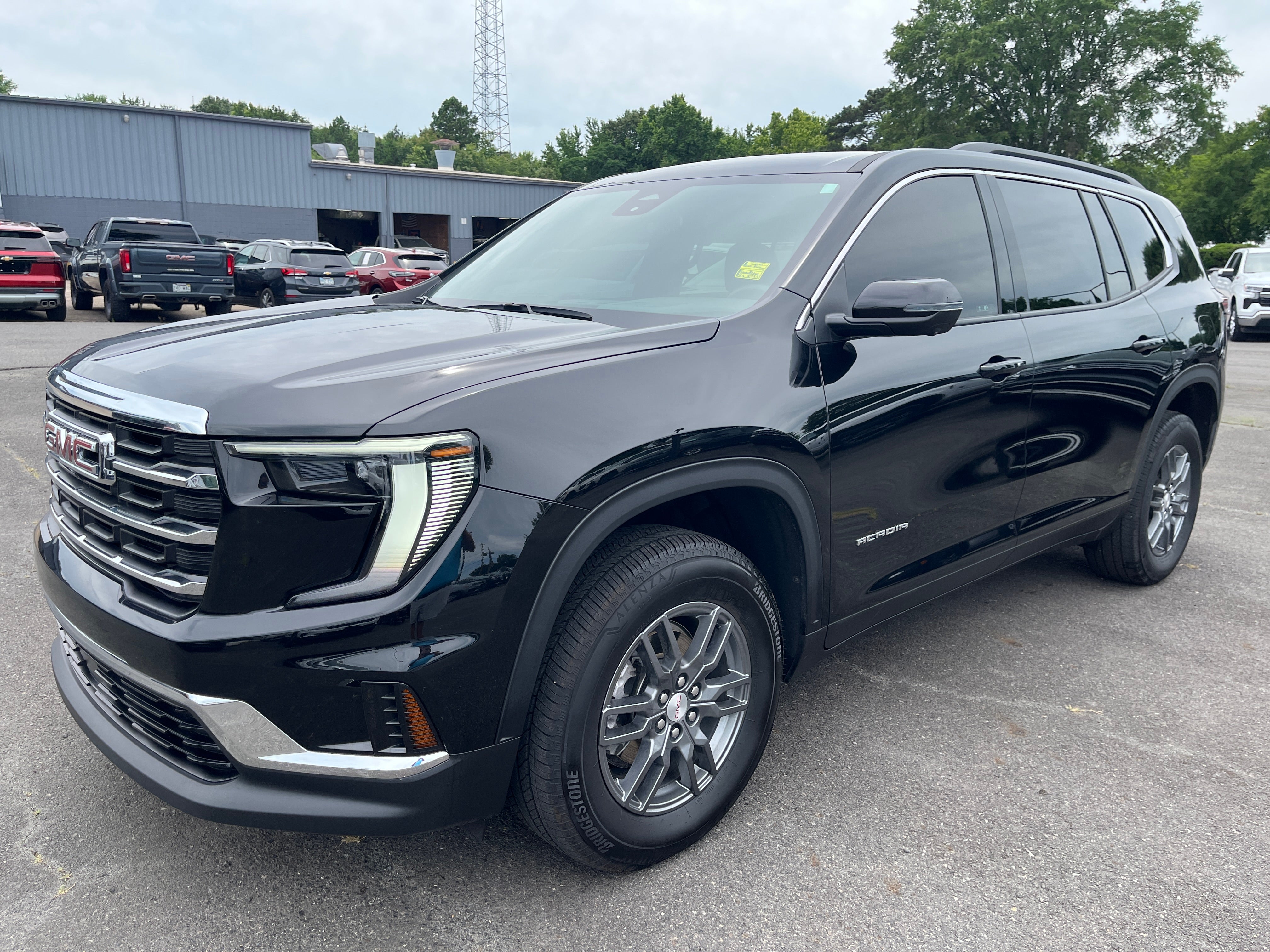 Black (Ebony Twilight Metallic) 2025 GMC Acadia SUV / Crossover Front-Wheel Drive Automatic