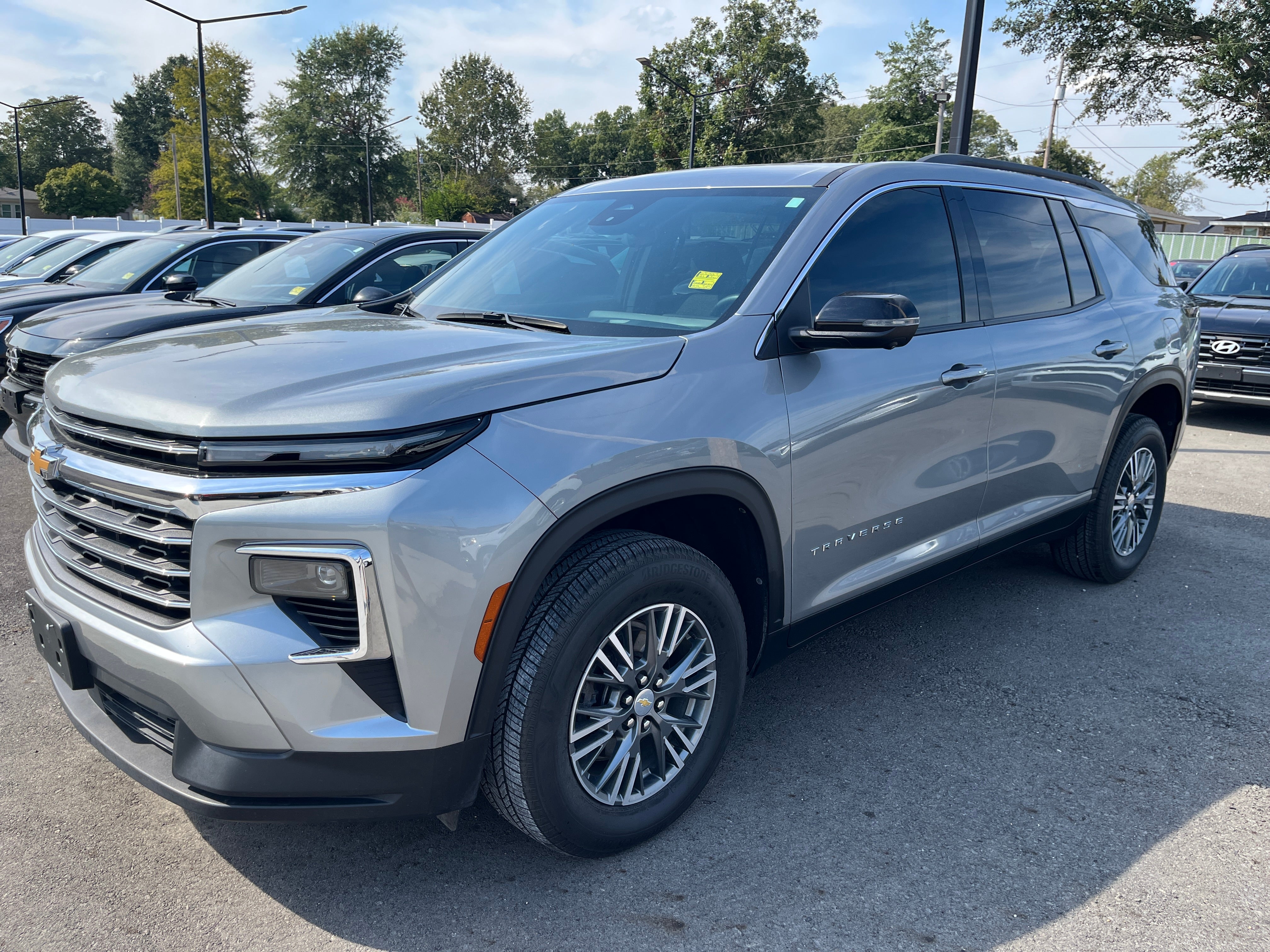  2024 Chevrolet Traverse LT FWD   