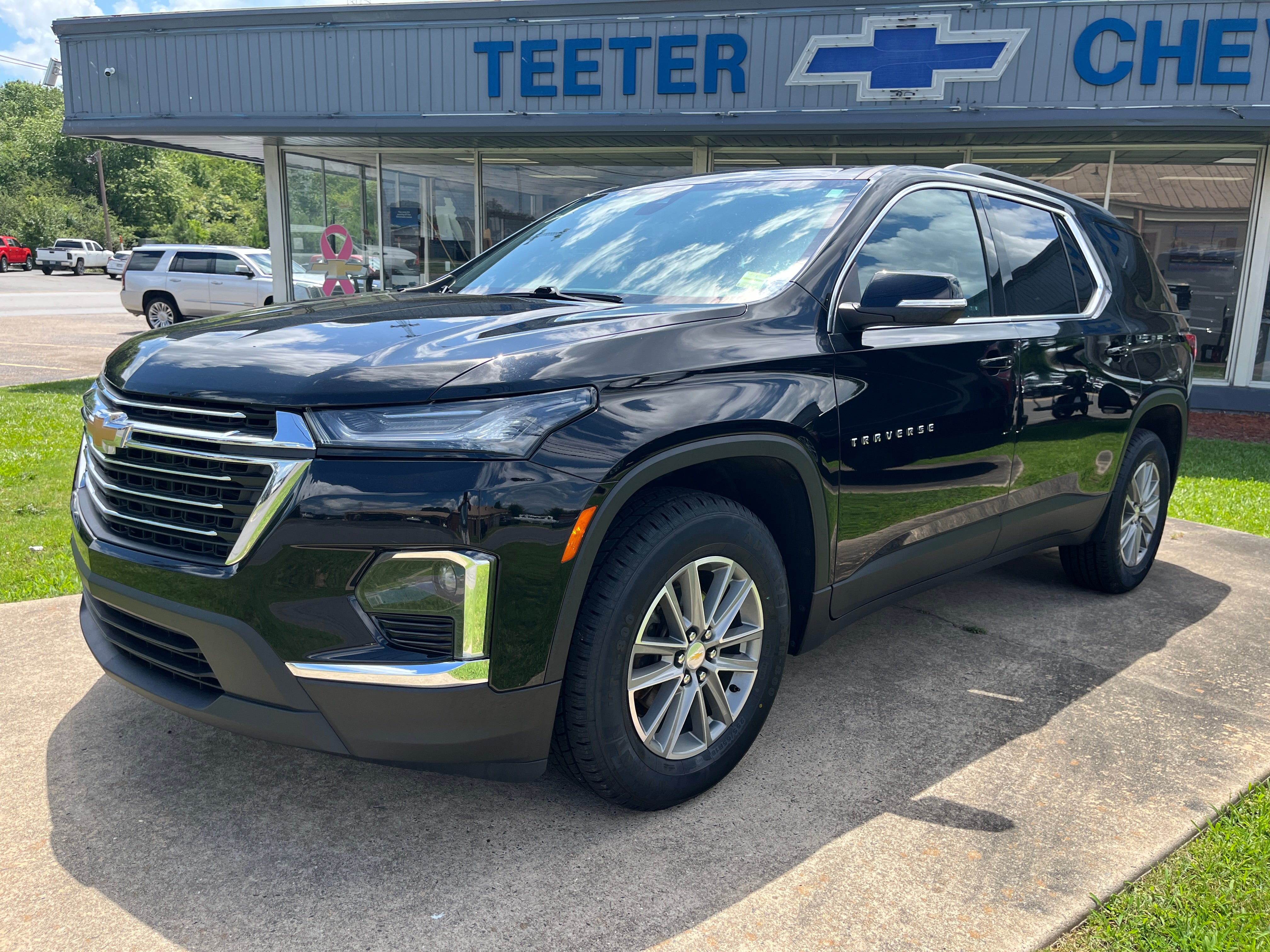  2023 Chevrolet Traverse LT Cloth FWD   