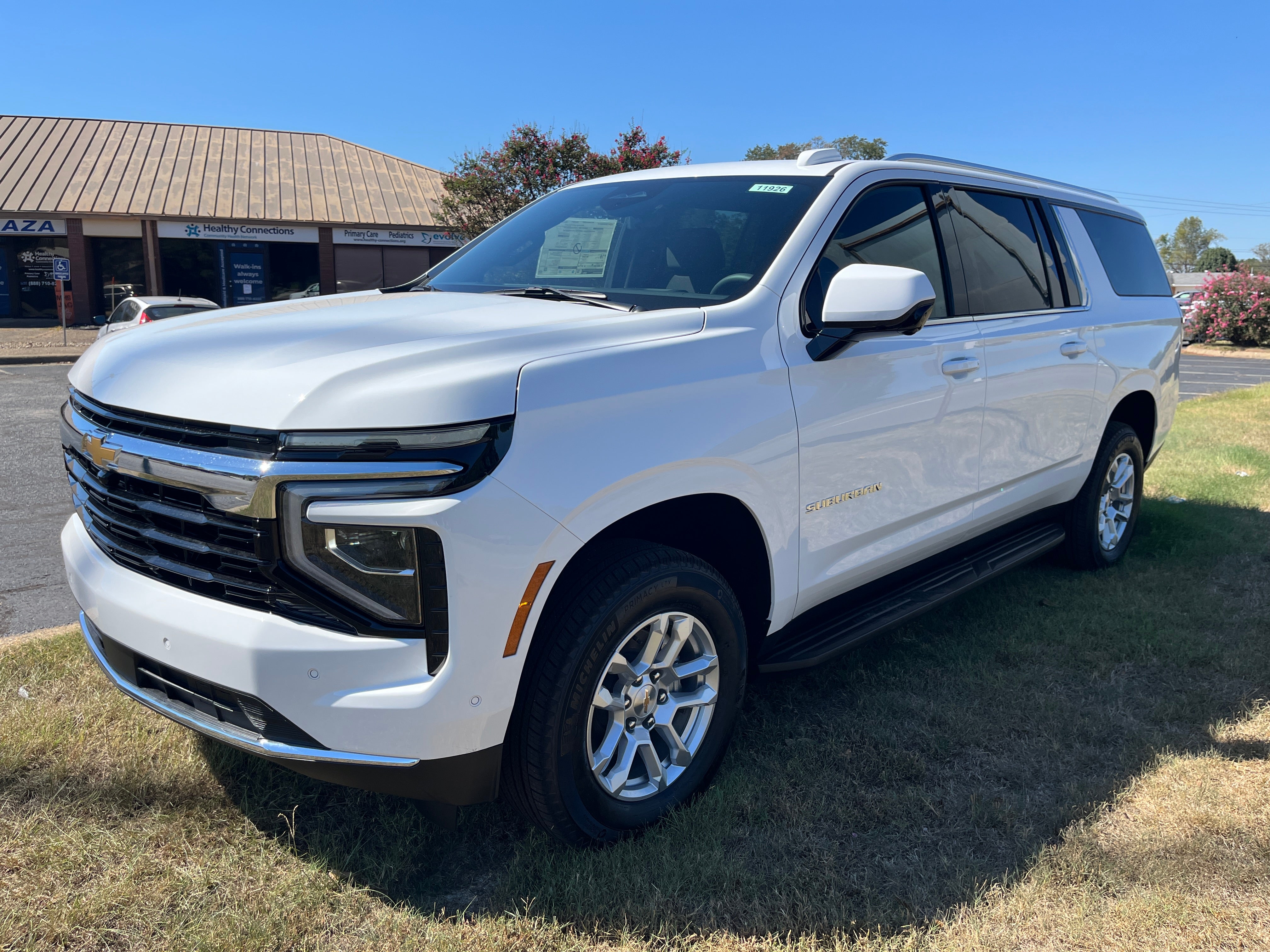 Summit White 2027 Chevrolet Suburban SUV / Crossover Four-Wheel Drive Automatic