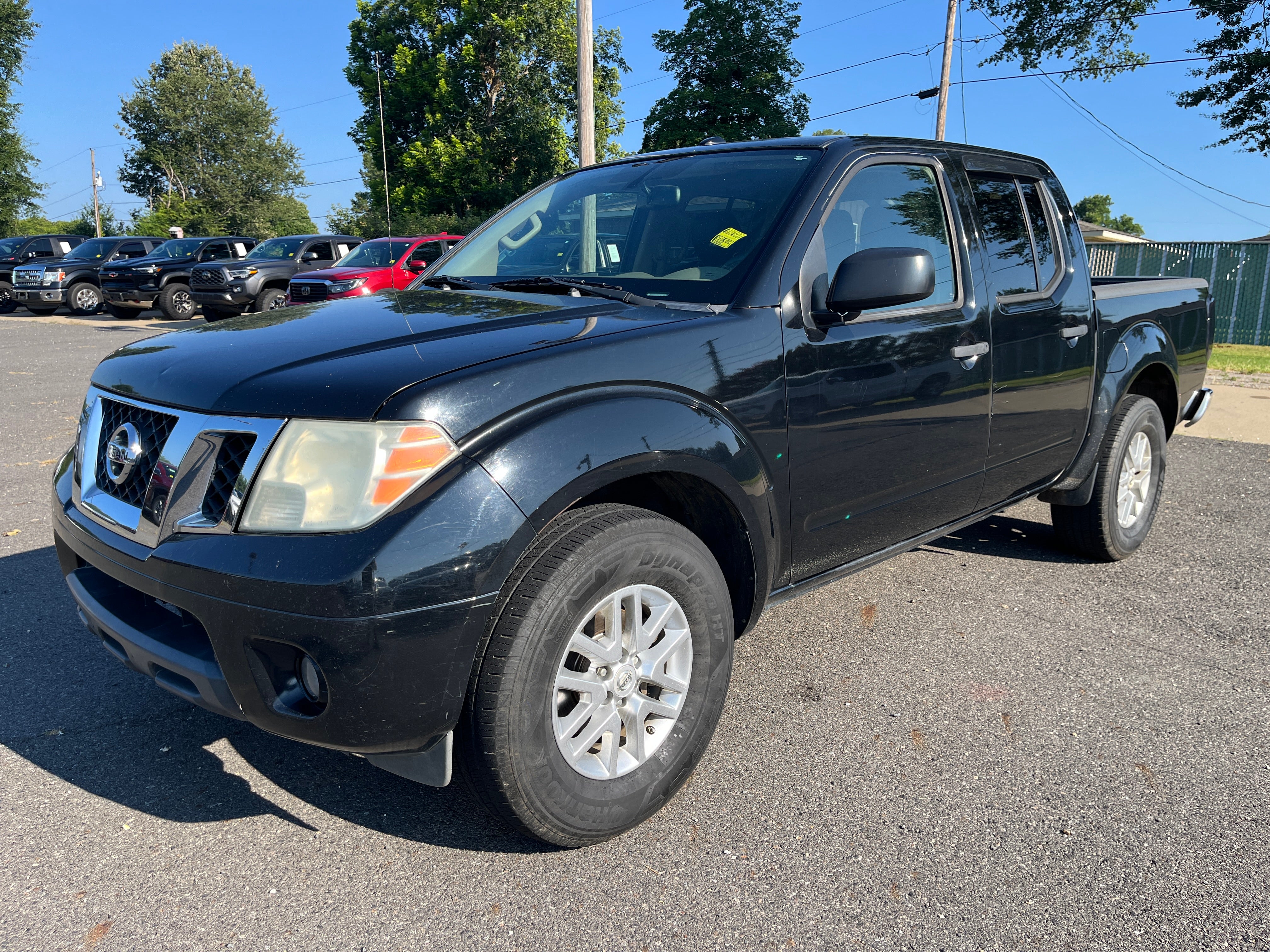  2015 Nissan Frontier SV Crew Cab   