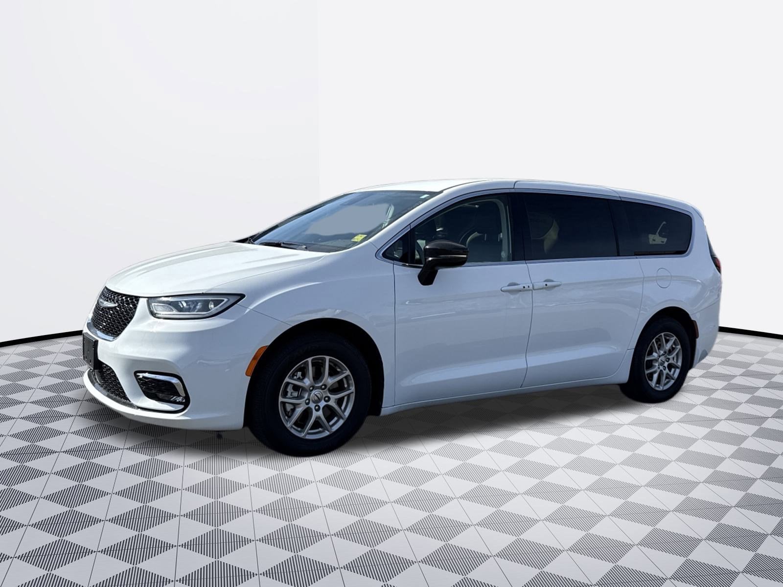 2024 Chrysler Pacifica Touring L FWD    