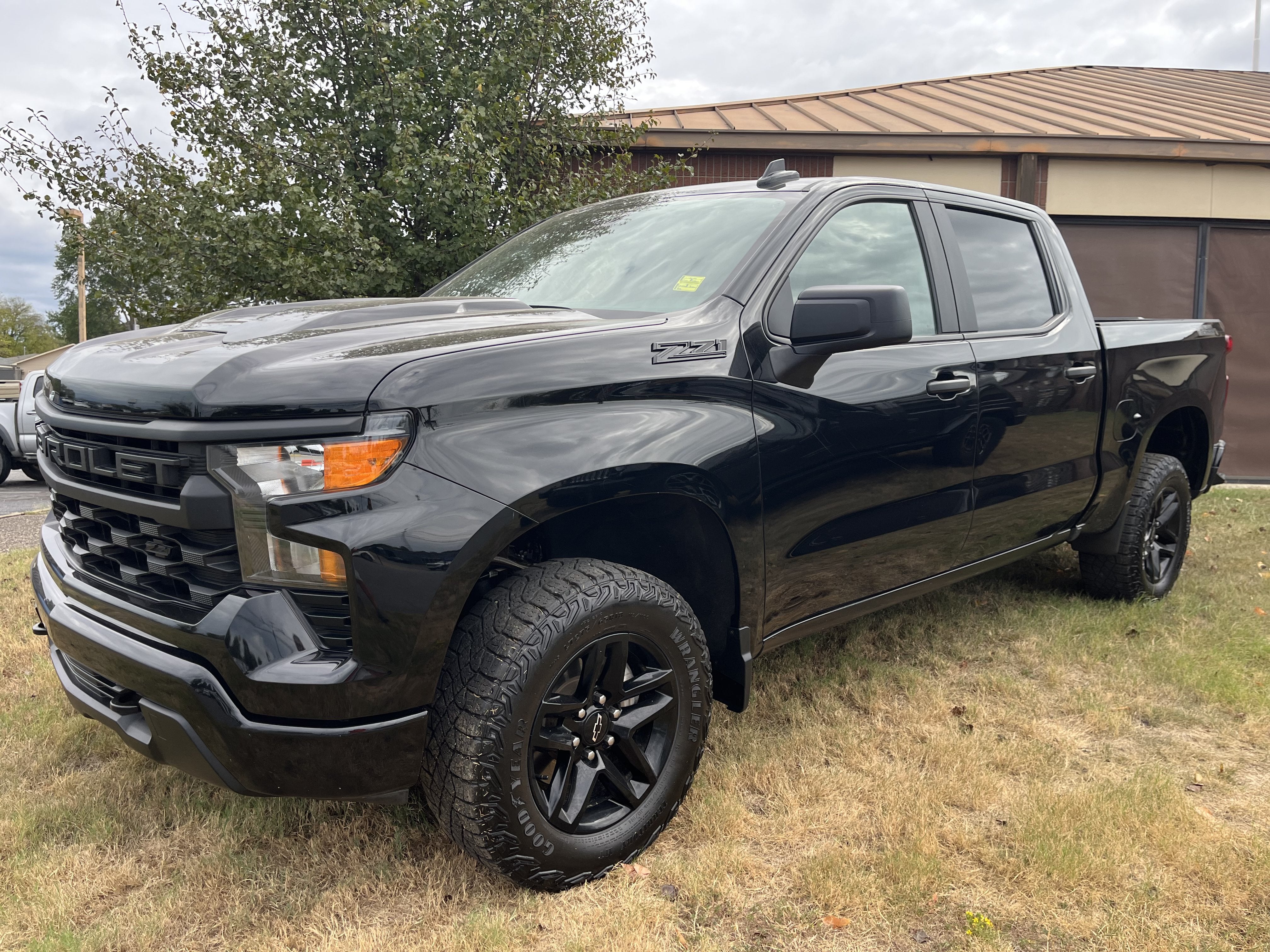 2025 Chevrolet Silverado 1500 Custom Trail Boss Crew Cab 4WD