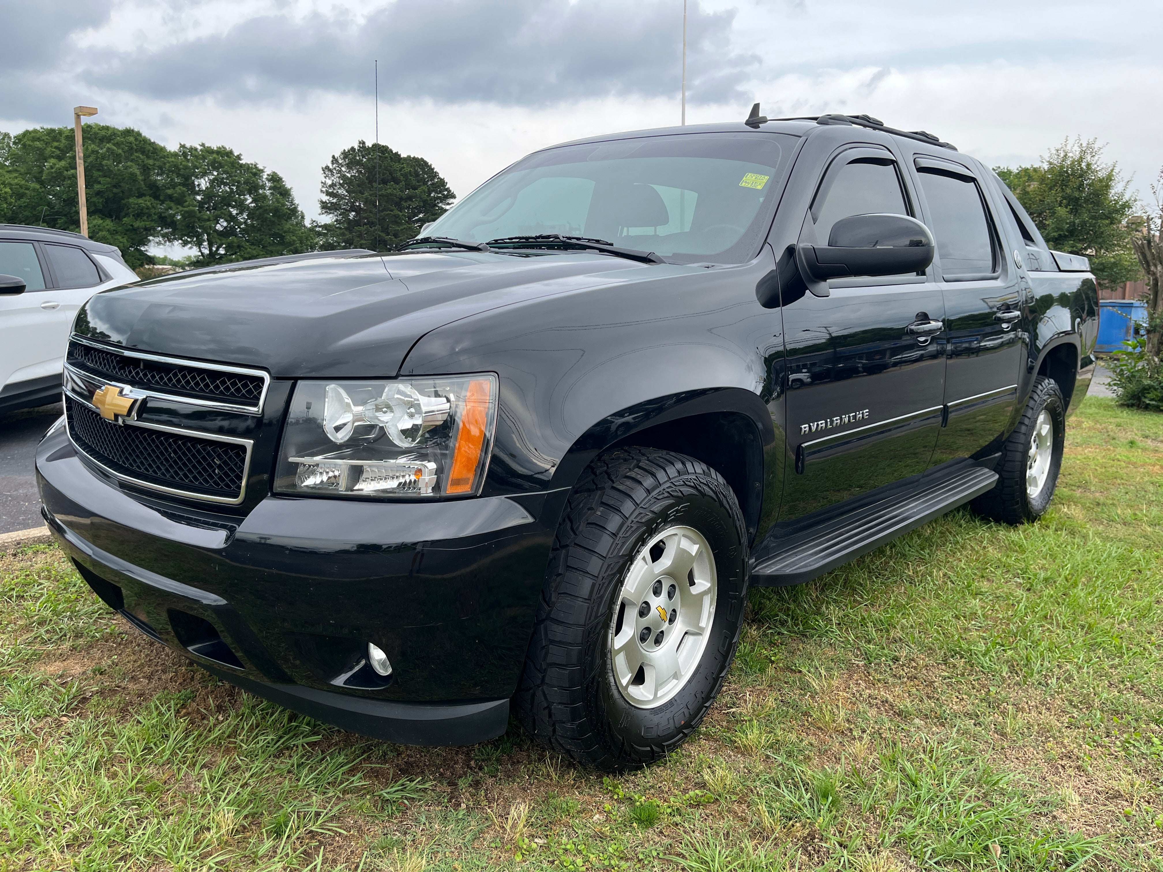 Black 2013 Chevrolet Avalanche Pickup Truck 4X2 Automatic