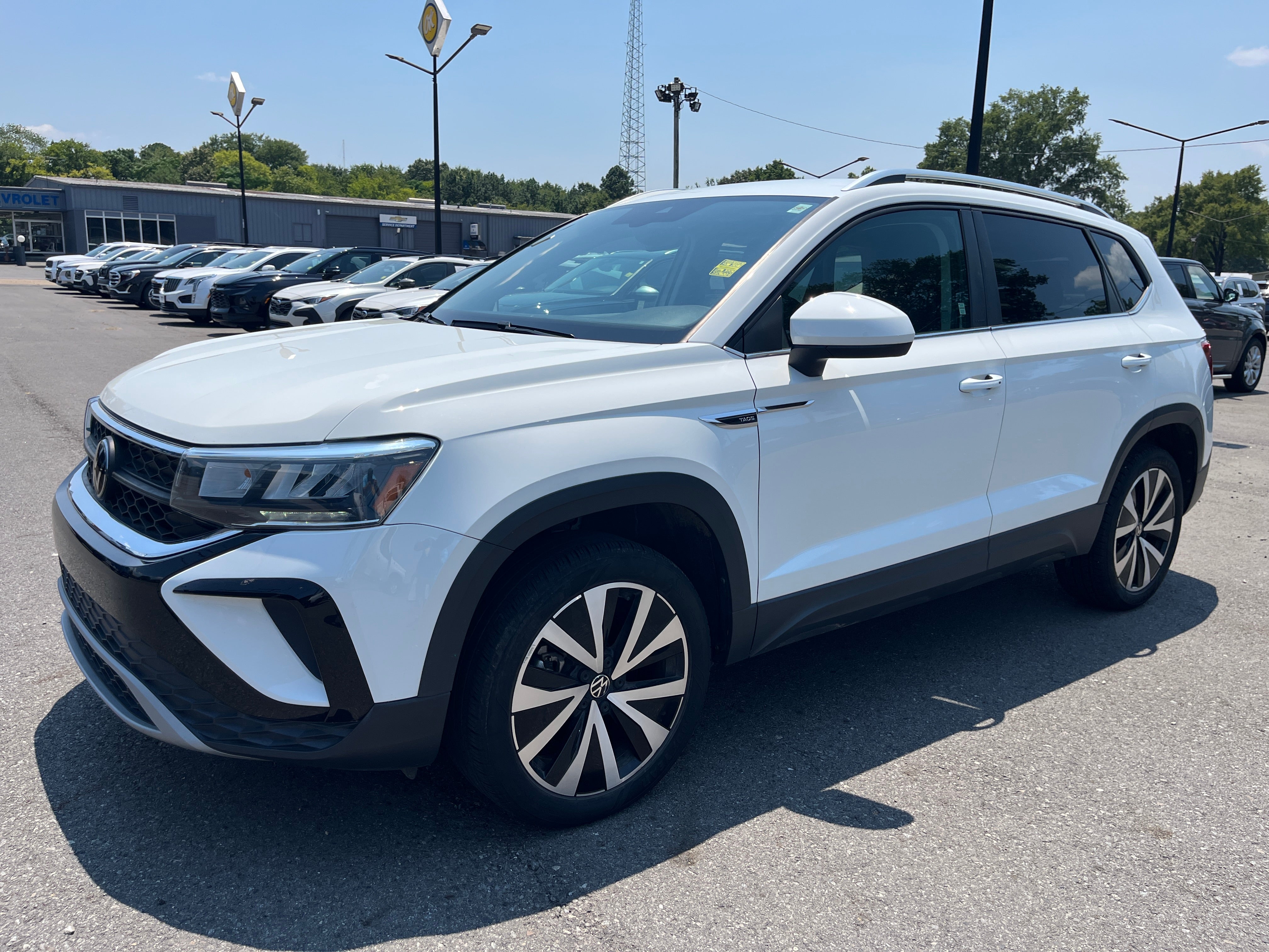  2023 Volkswagen Taos SE FWD   