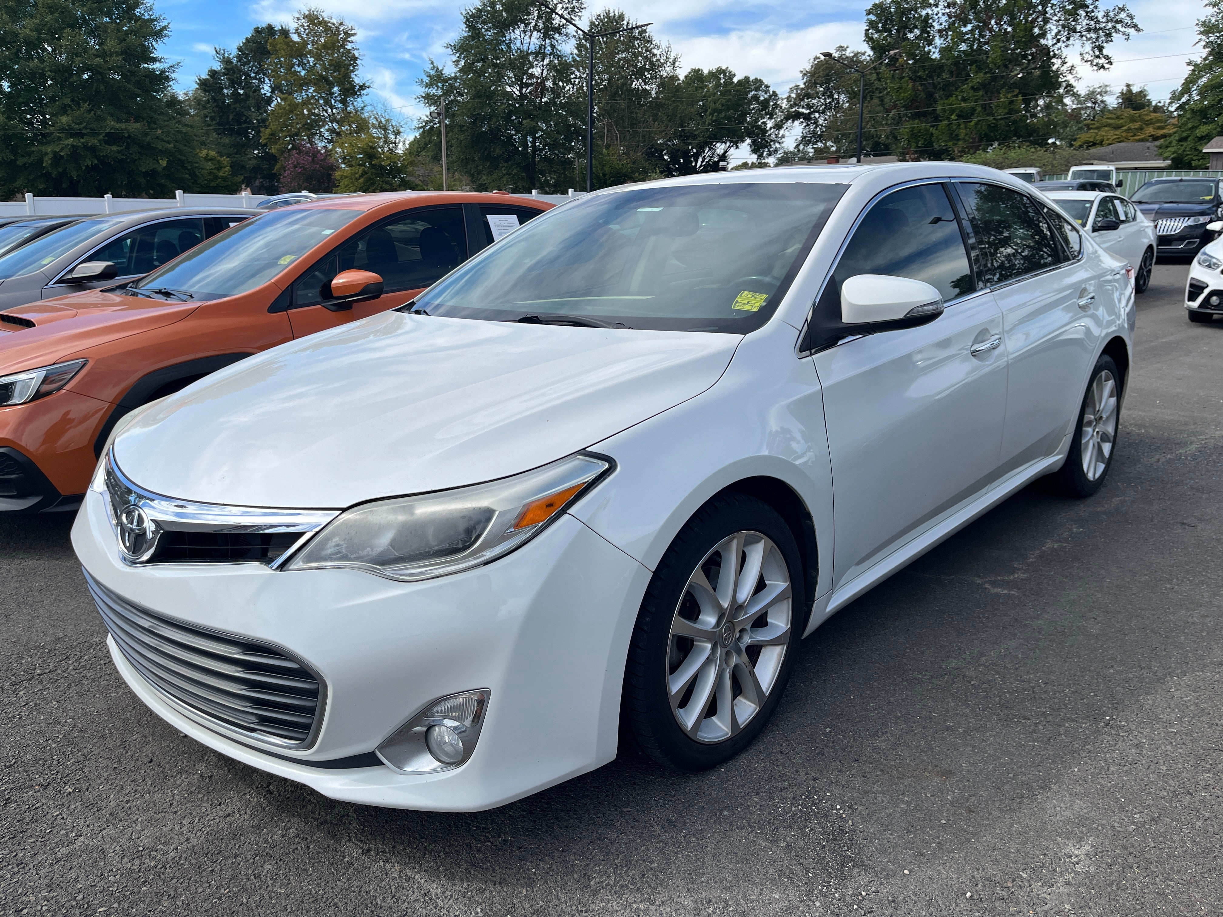 White 2013 Toyota Avalon Sedan Front-Wheel Drive Automatic