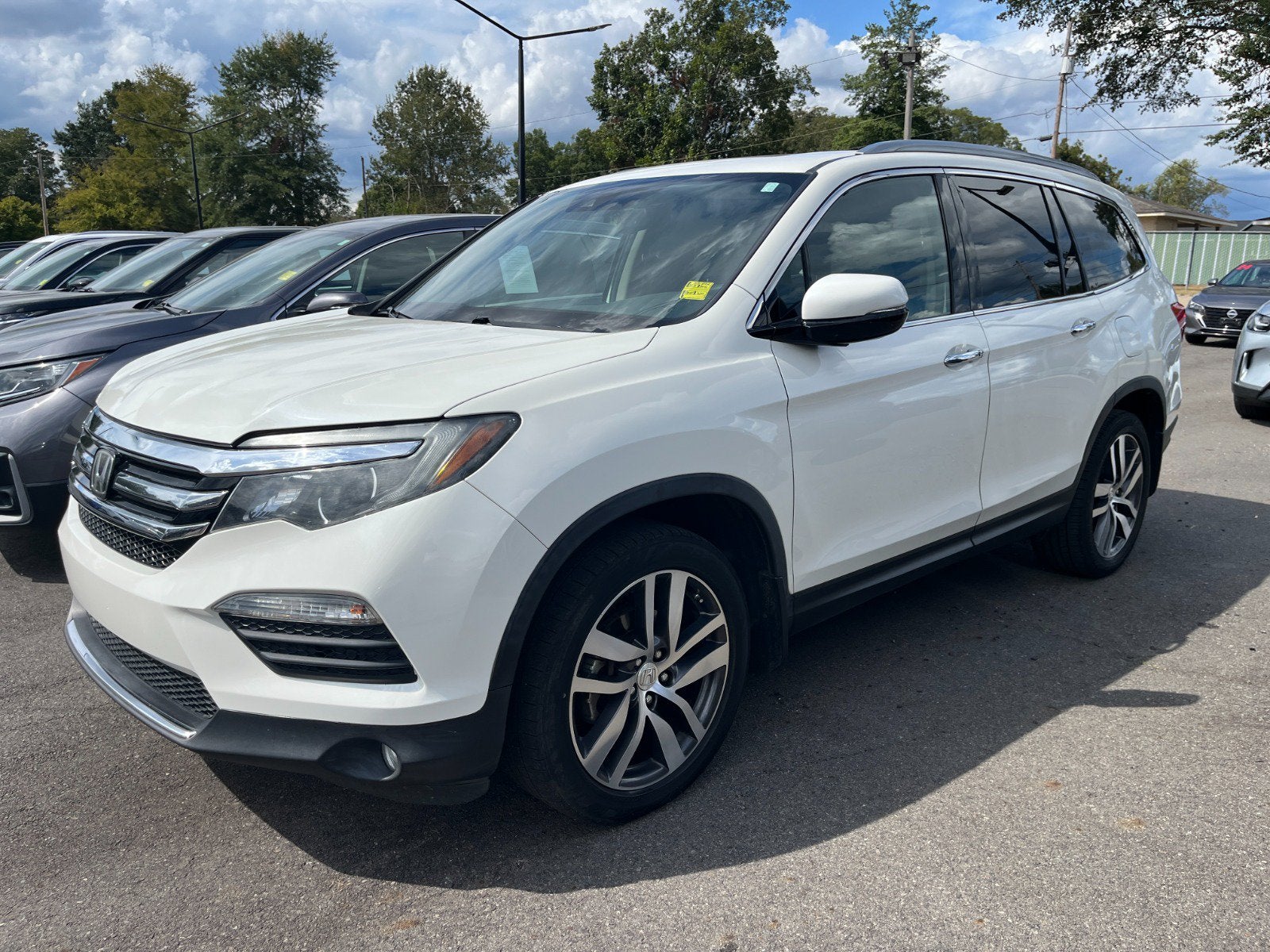 White 2018 Honda Pilot SUV / Crossover Front-Wheel Drive Automatic