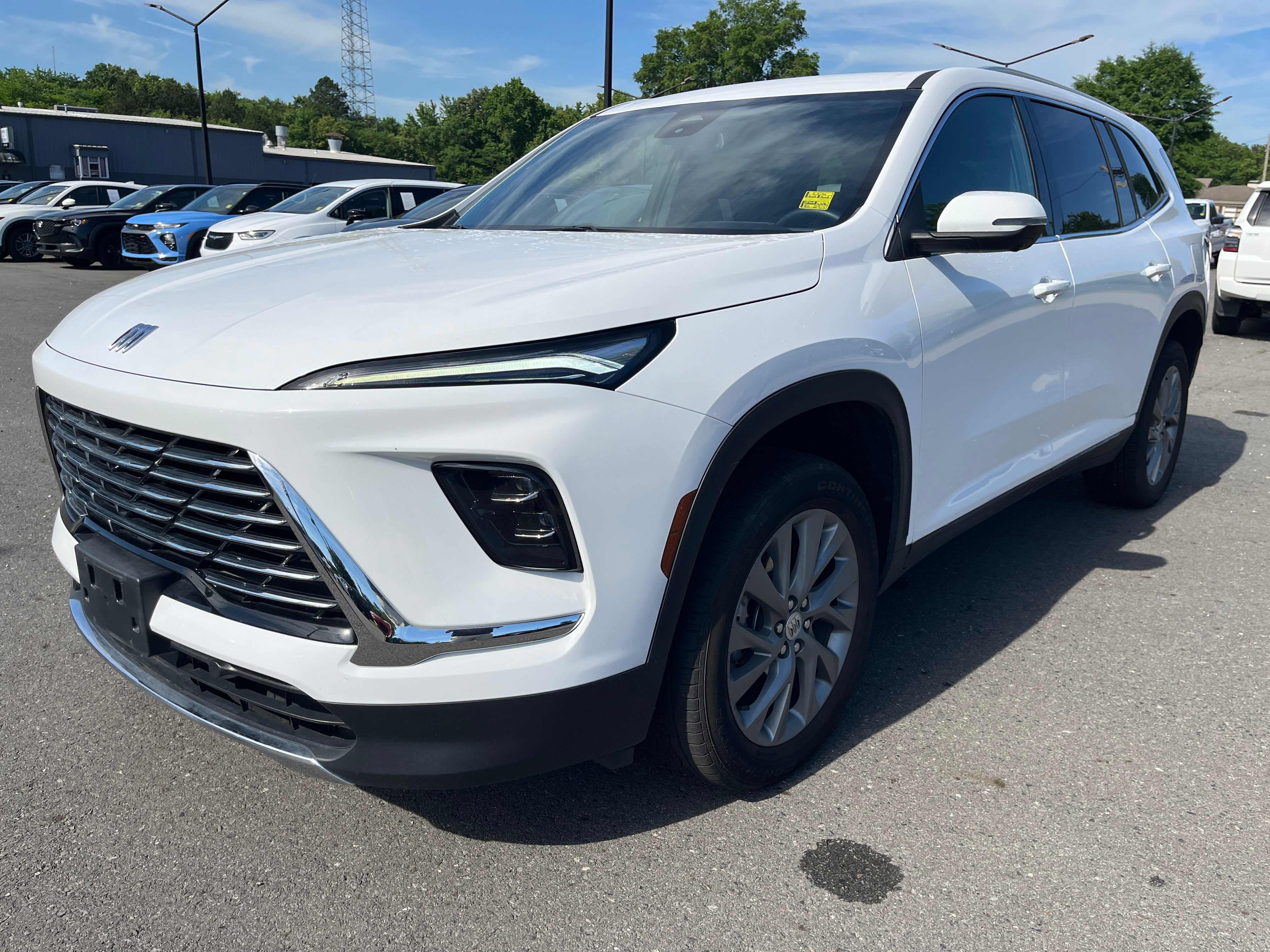 Summit White 2025 Buick Enclave SUV / Crossover Four-Wheel Drive Automatic