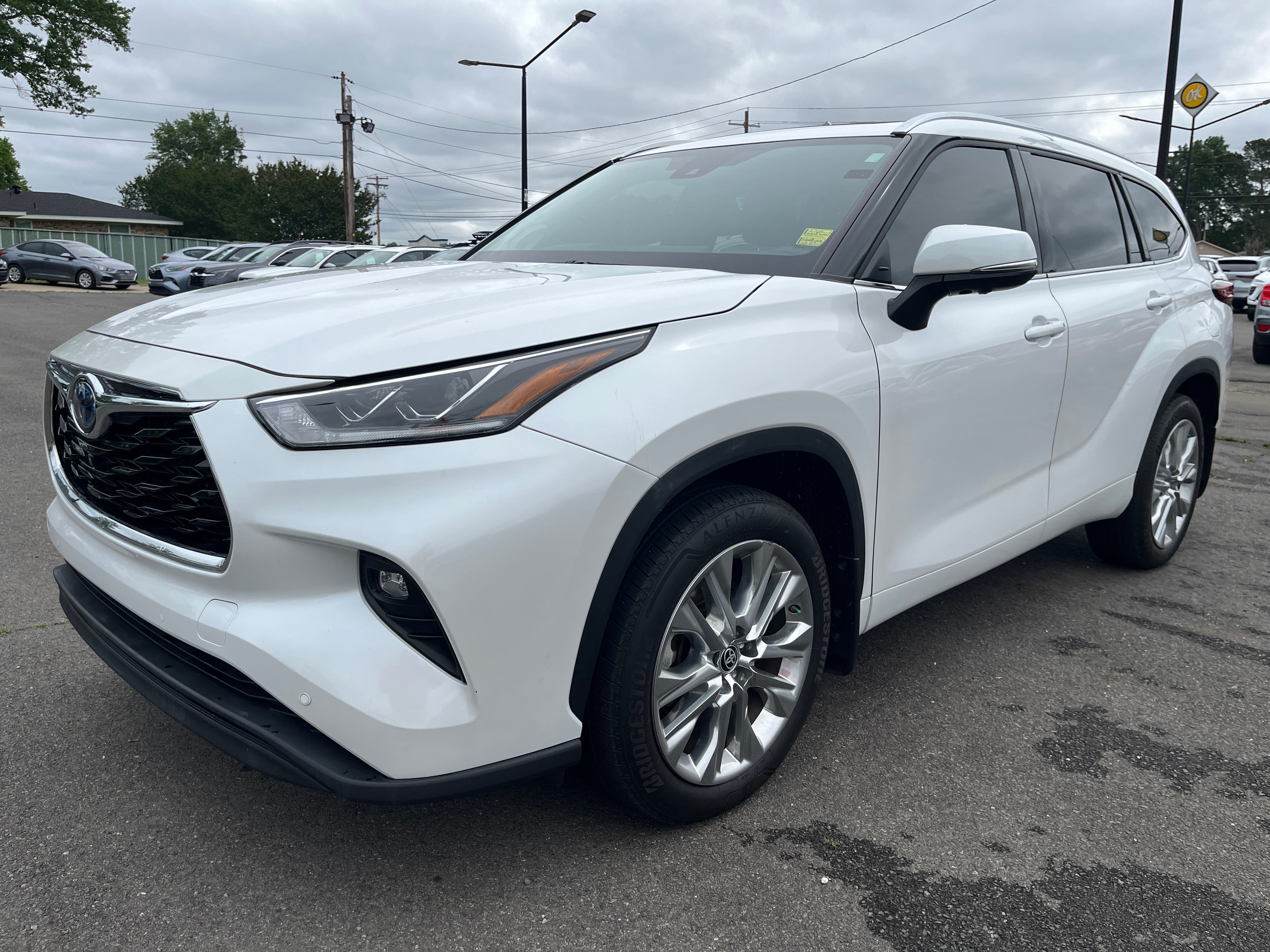  2024 Toyota Highlander Hybrid Limited FWD   