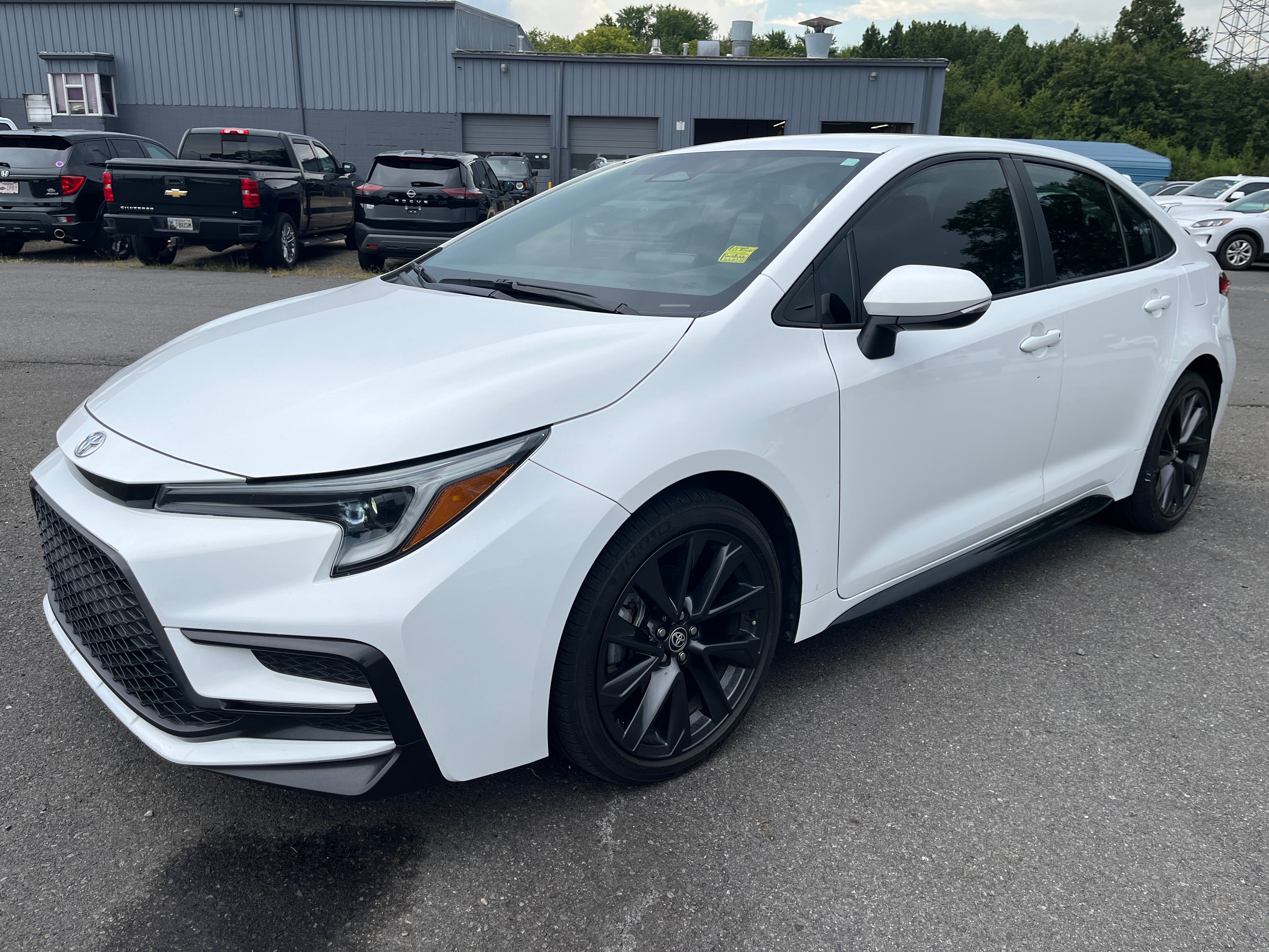  2023 Toyota Corolla SE FWD   