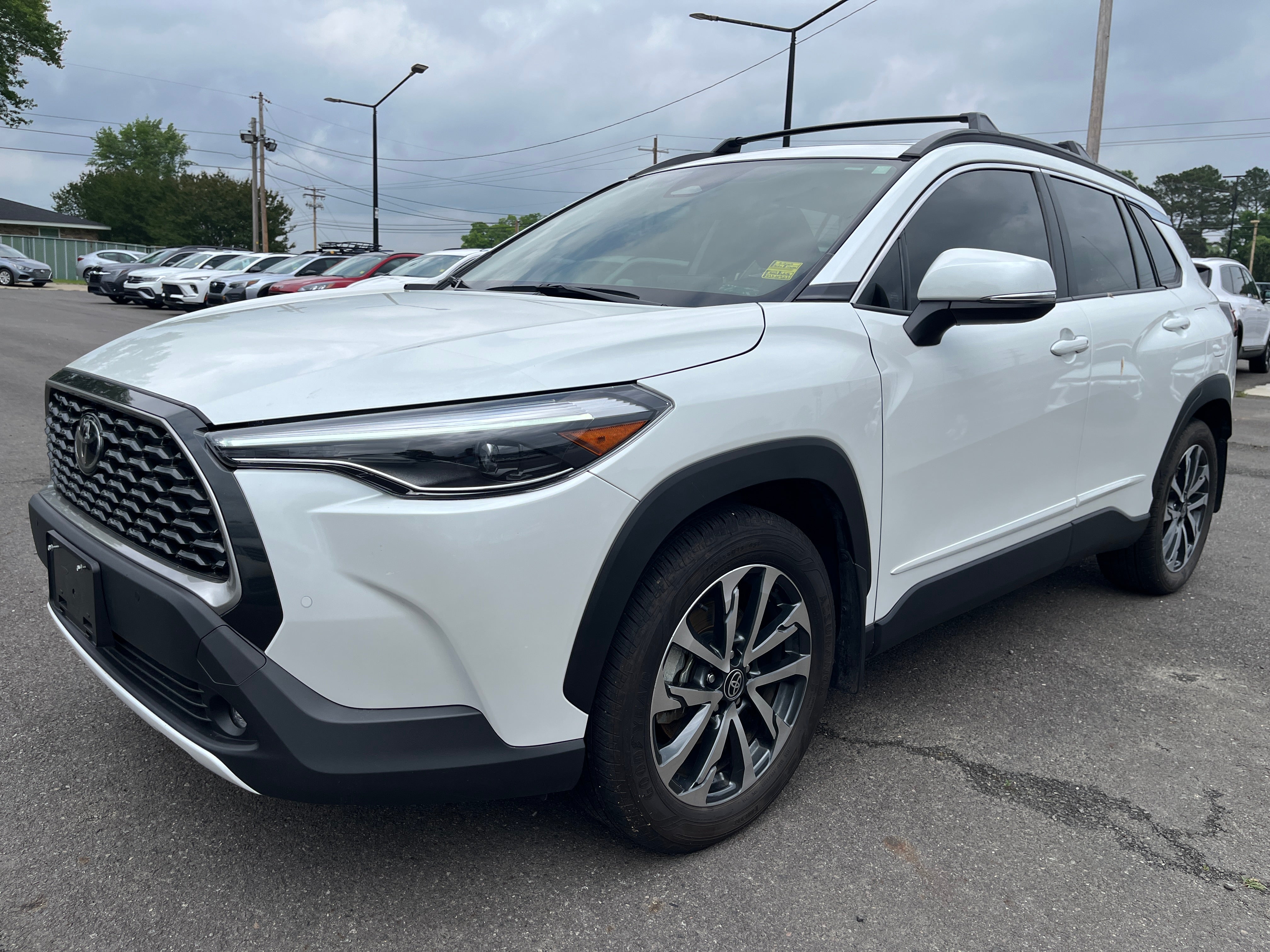  2024 Toyota Corolla Cross XLE FWD   