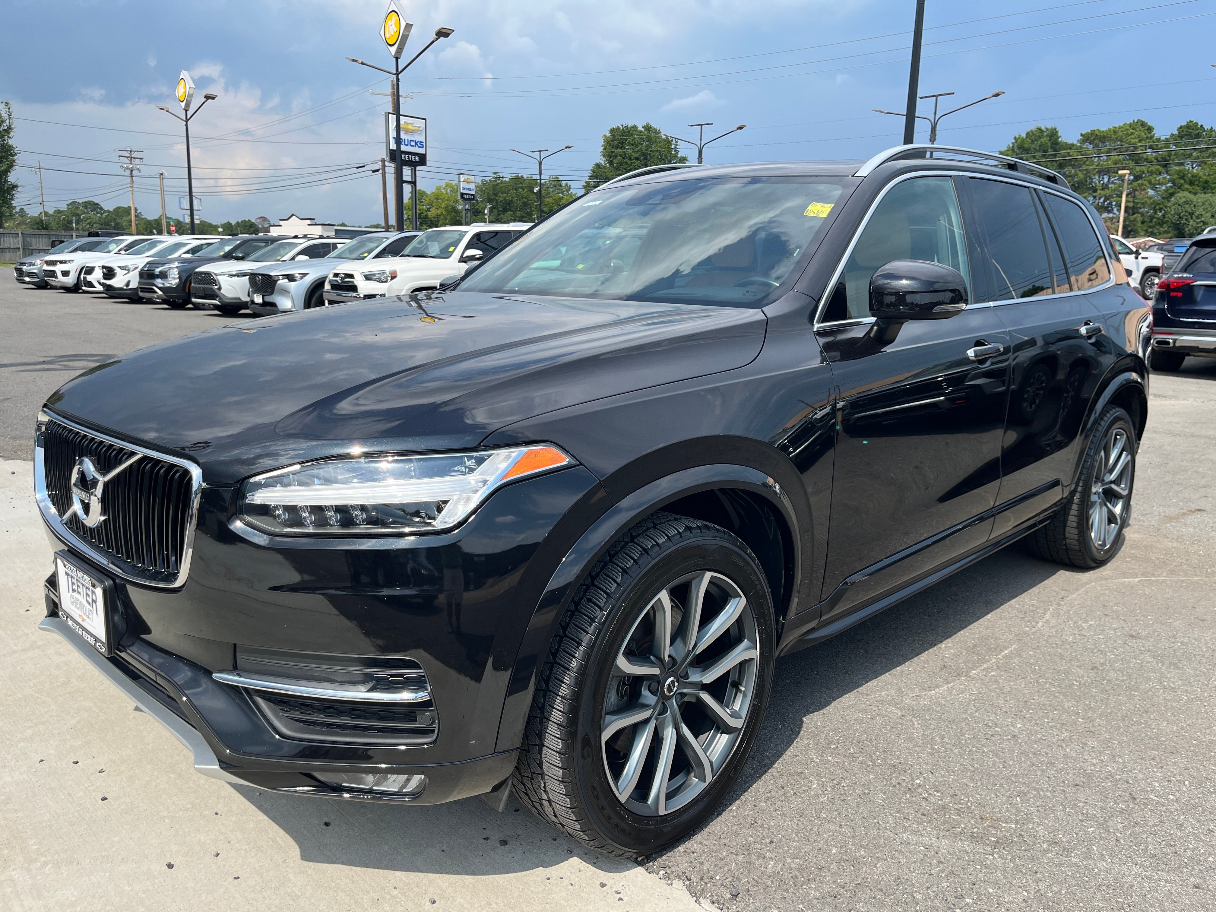  2019 Volvo XC90 T6 Momentum AWD   