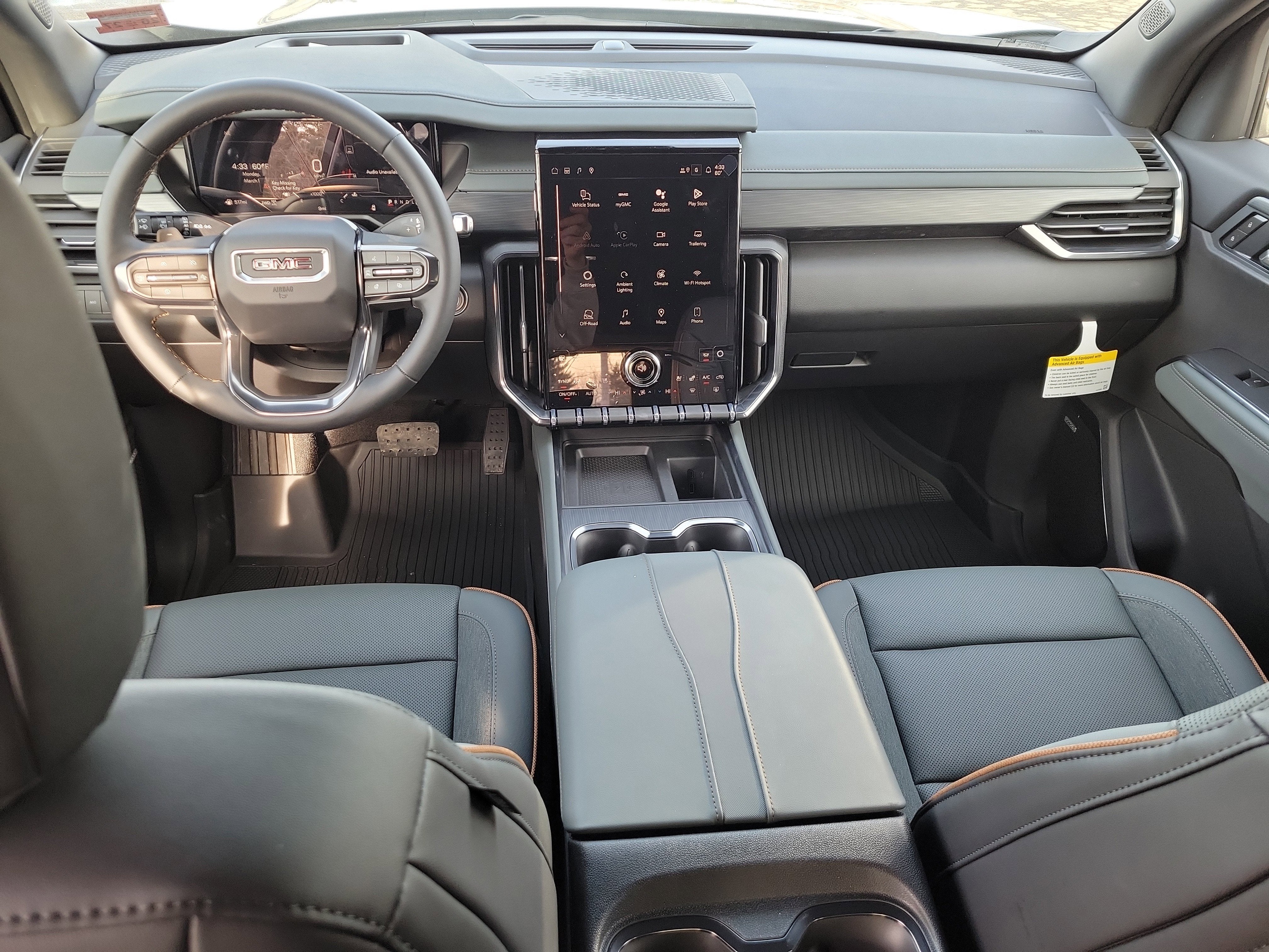 View vehicle photo 3