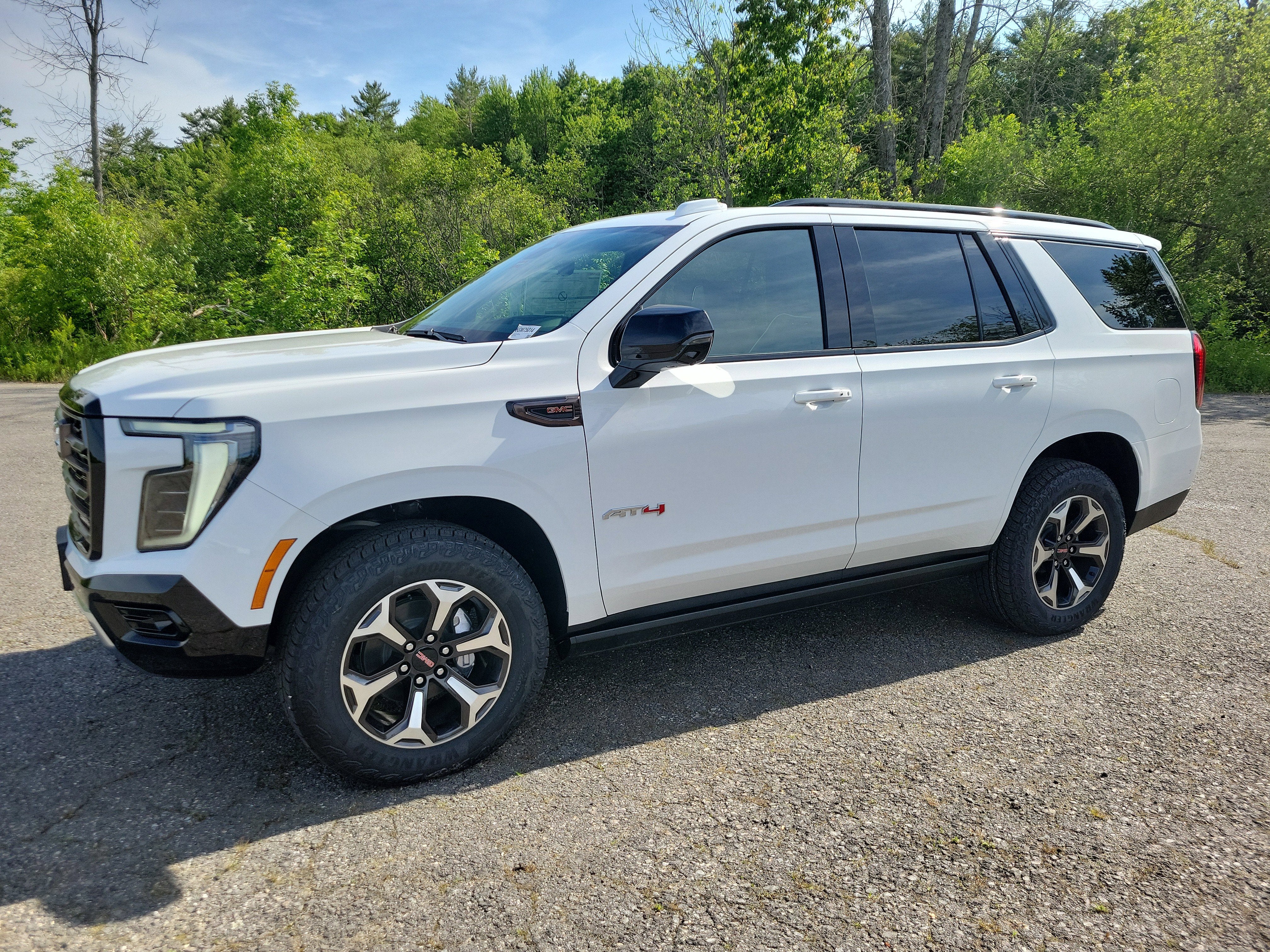 Summit White 2026 GMC Yukon AT4 Ultimate 4WD SUV / Crossover Four-Wheel Drive Automatic