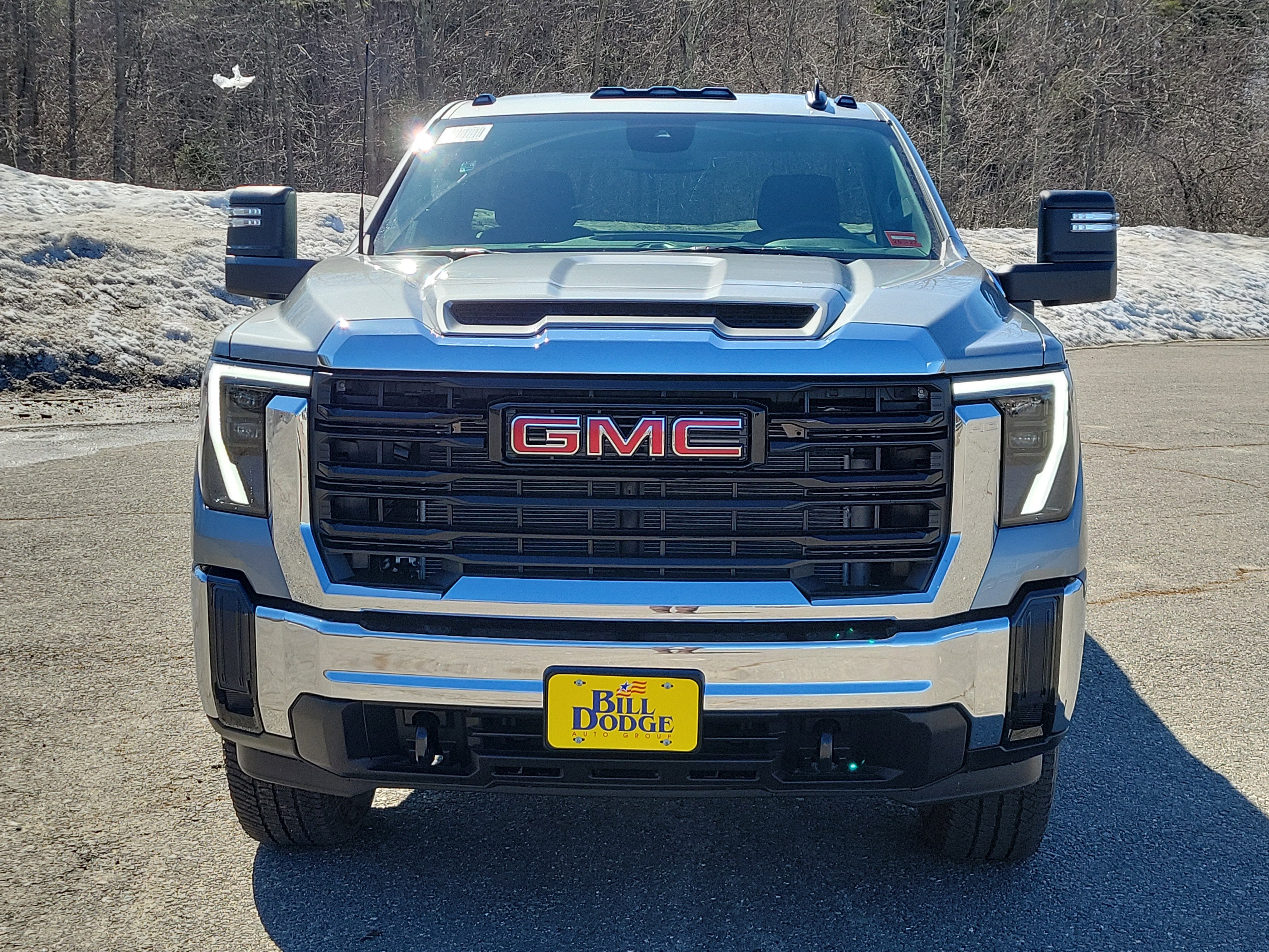 View vehicle photo 2