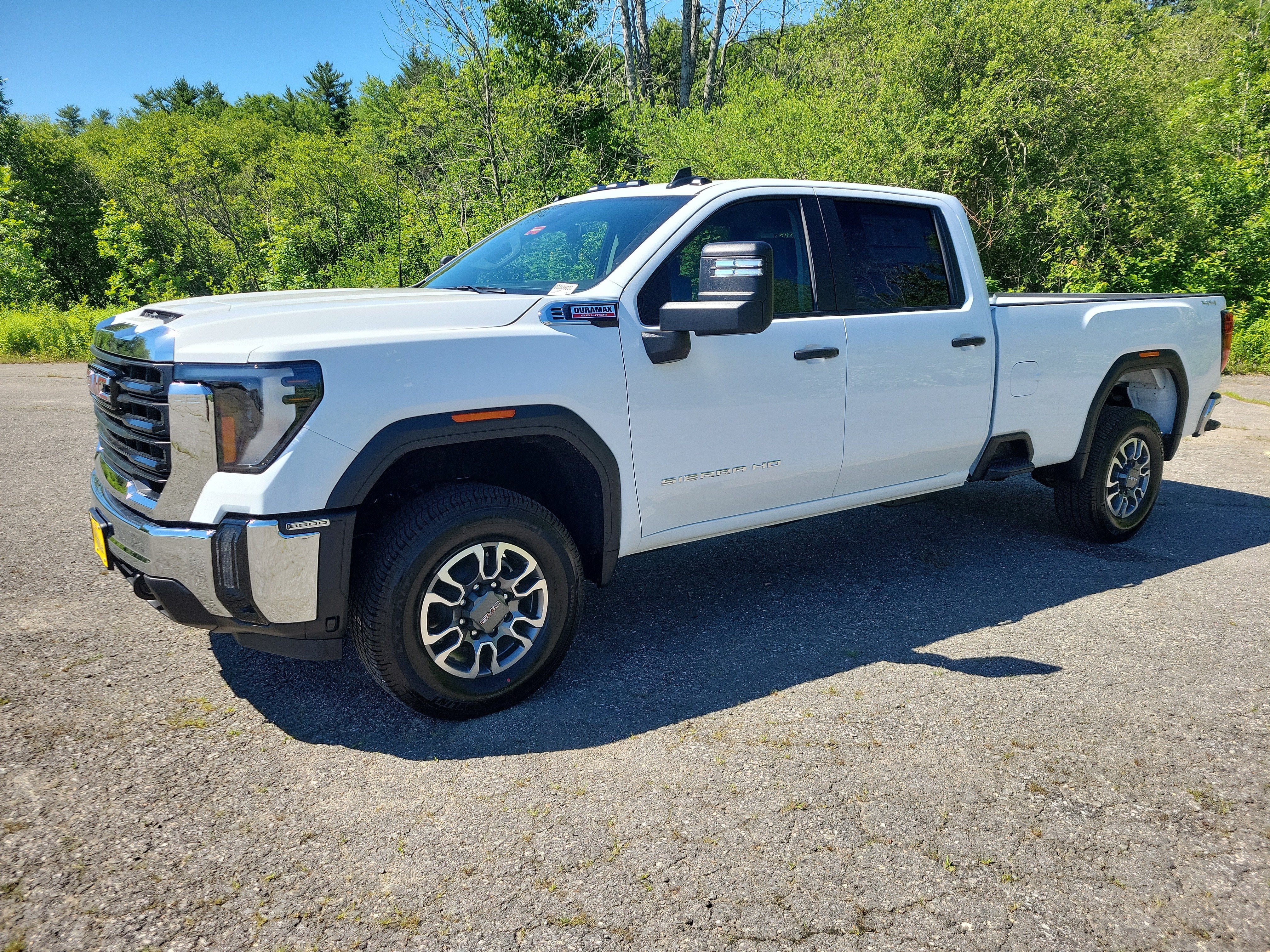 Summit White 2026 GMC Sierra 3500HD Pickup Truck Four-Wheel Drive Automatic