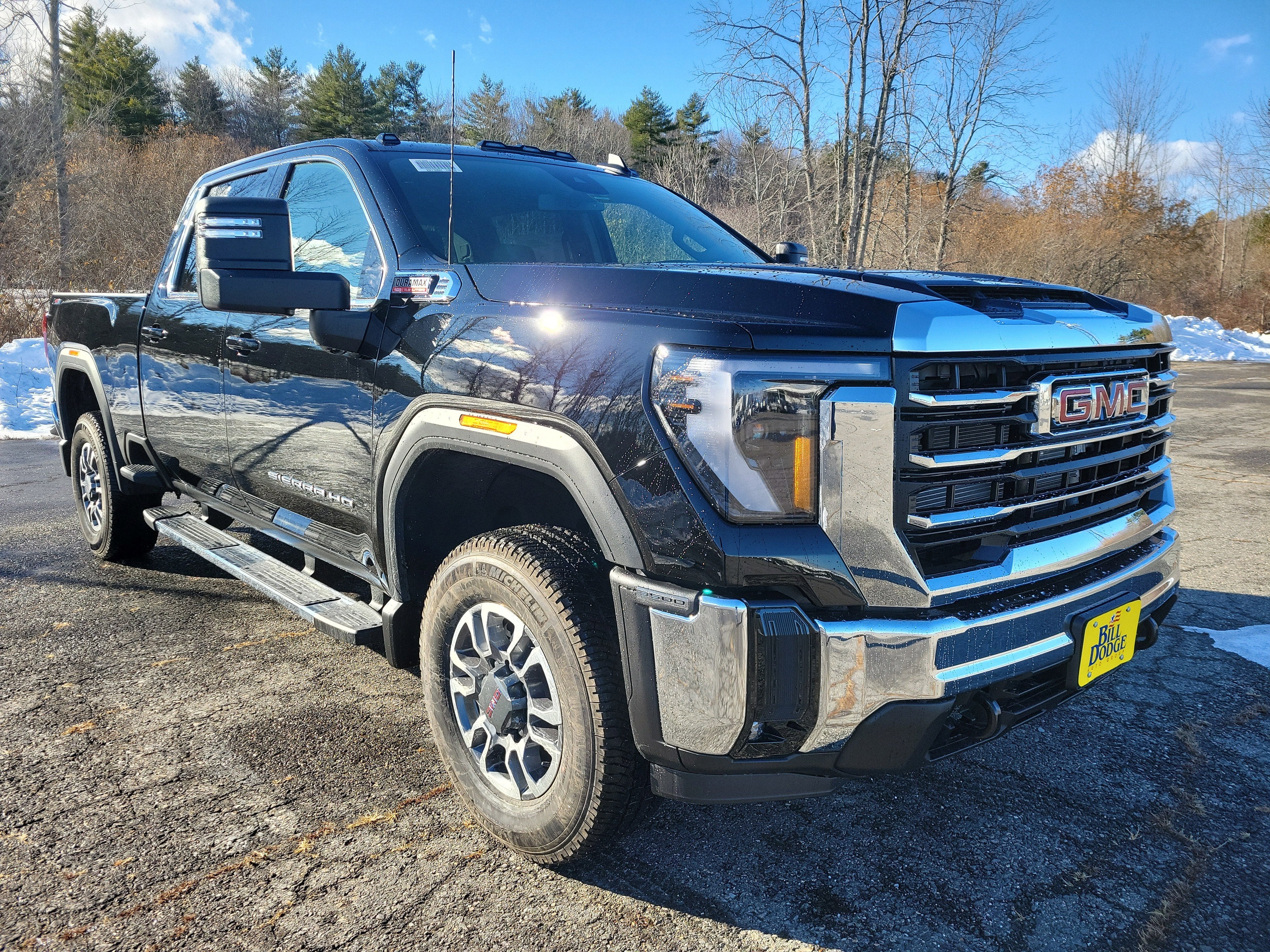 View vehicle photo 3