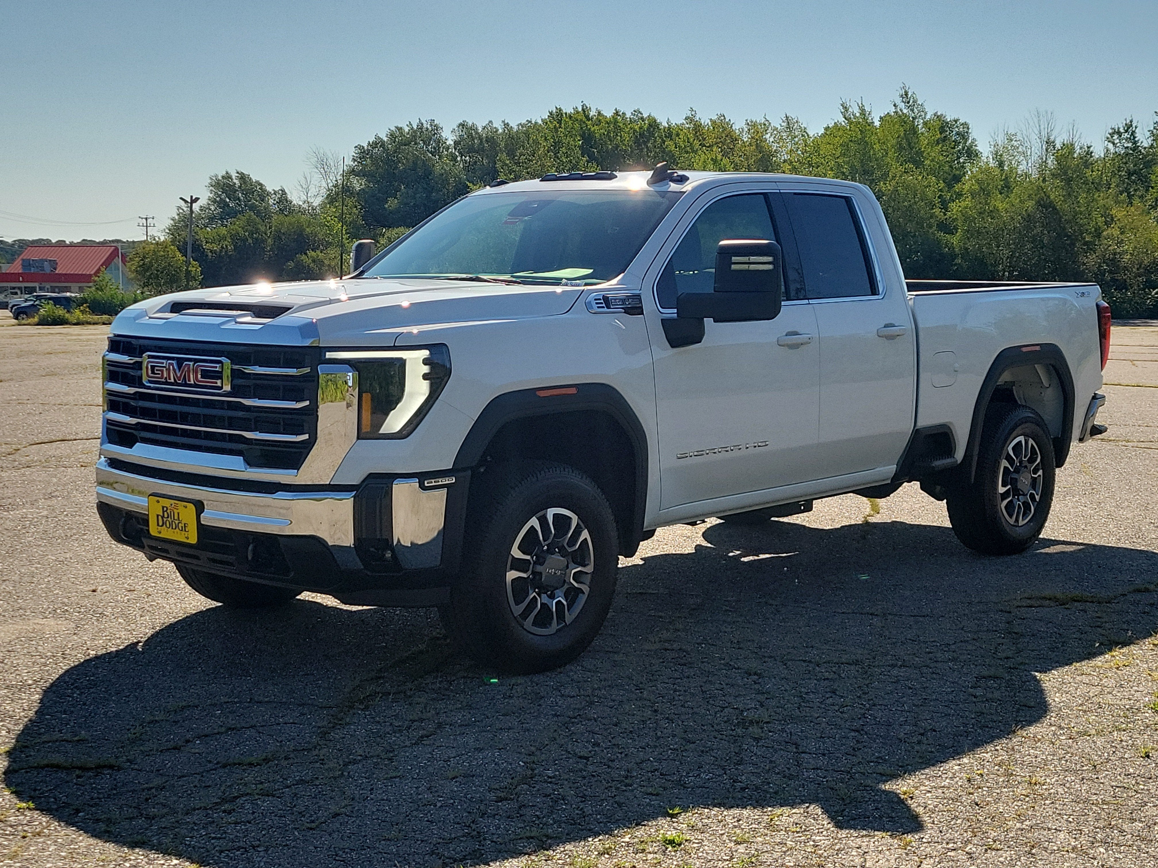 Summit White 2026 GMC Sierra 2500HD Pickup Truck Four-Wheel Drive Automatic