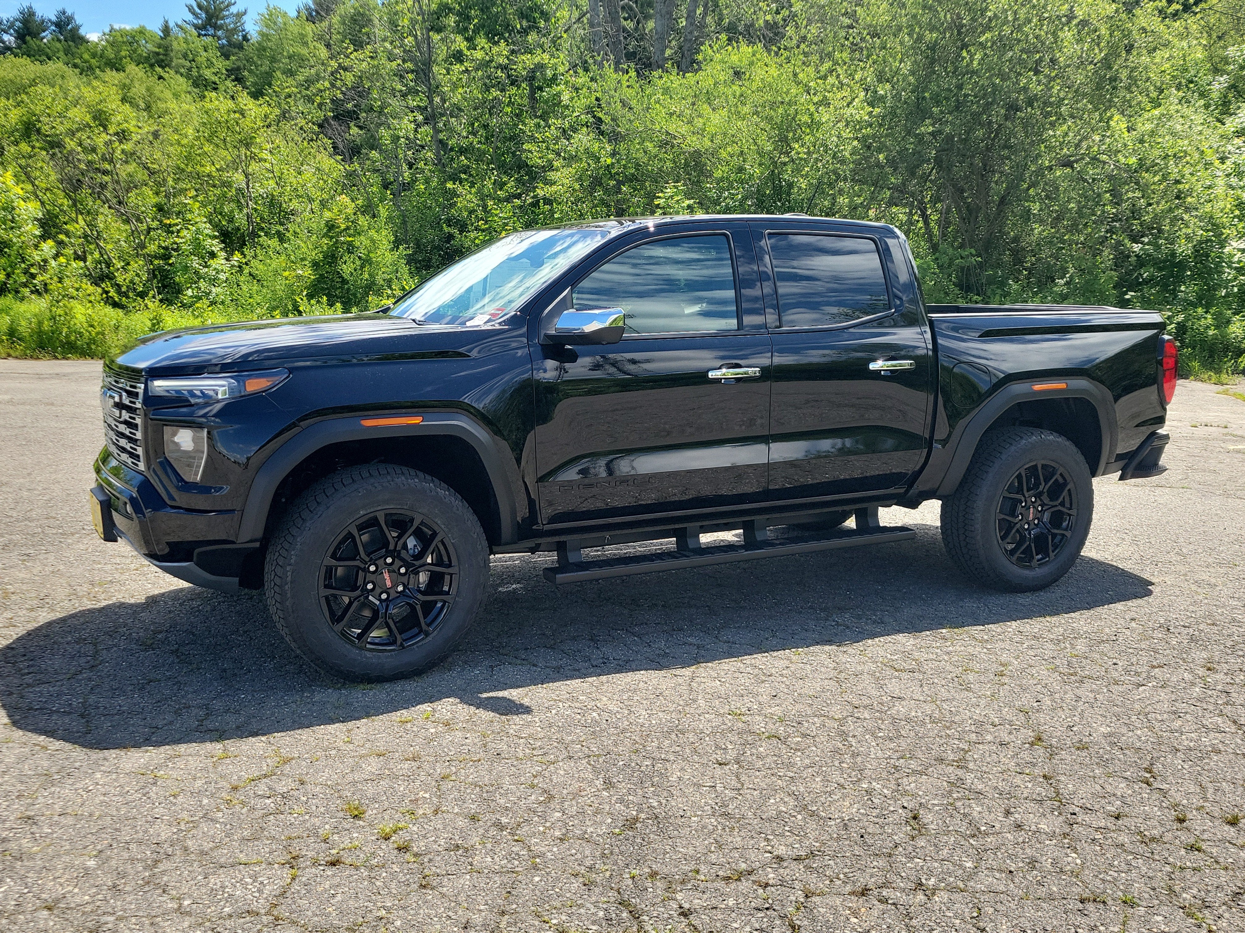 Onyx Black 2026 GMC Canyon Pickup Truck Four-Wheel Drive Automatic