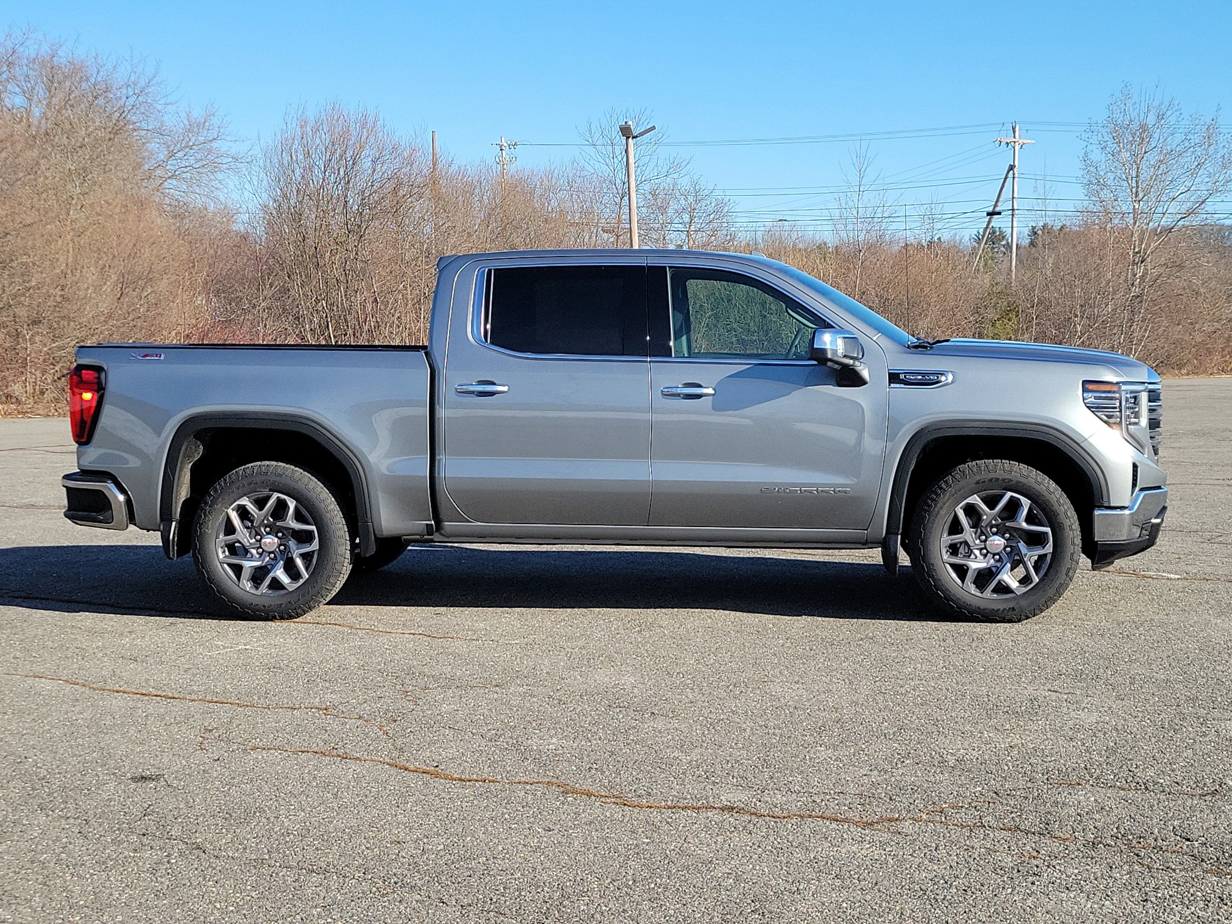 View vehicle photo 4