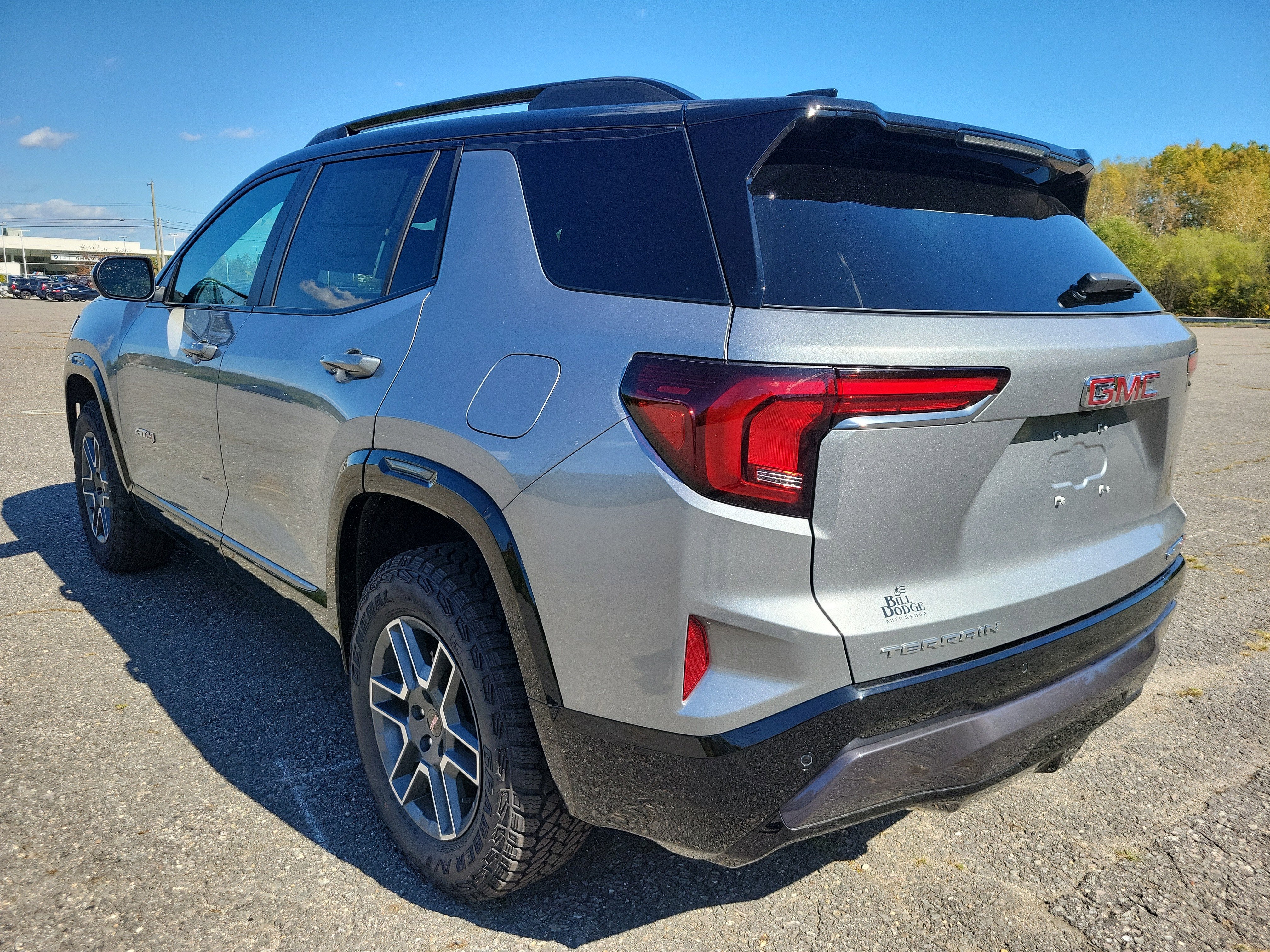 View vehicle photo 5