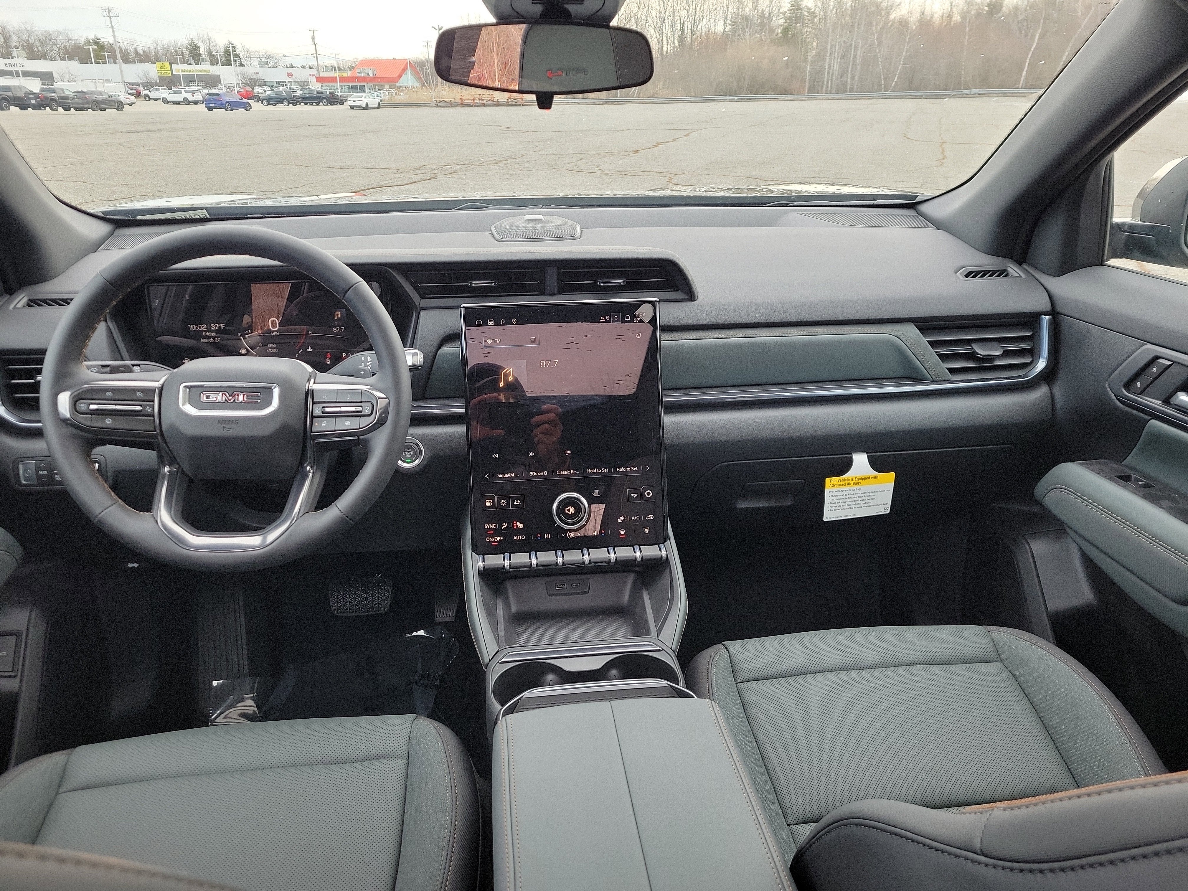 View vehicle photo 3