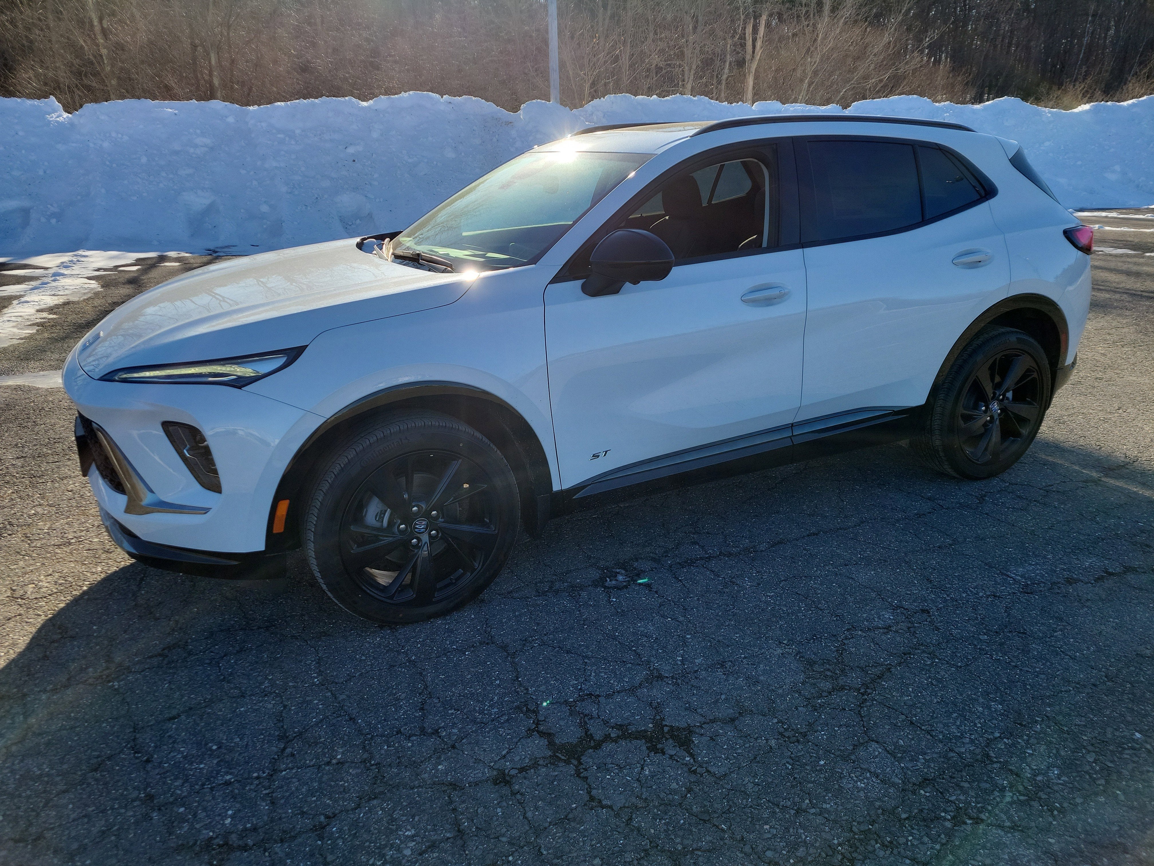 Iridescent White Tricoat 2026 Buick Envision SUV / Crossover All-Wheel Drive Automatic