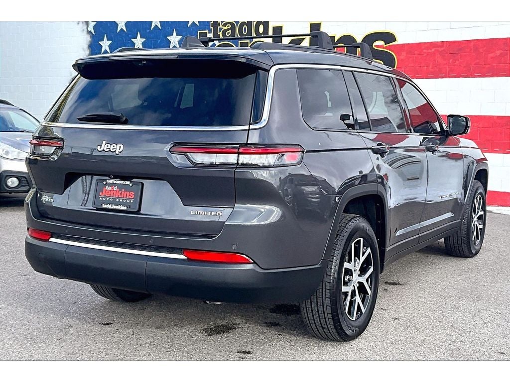 View vehicle photo 2