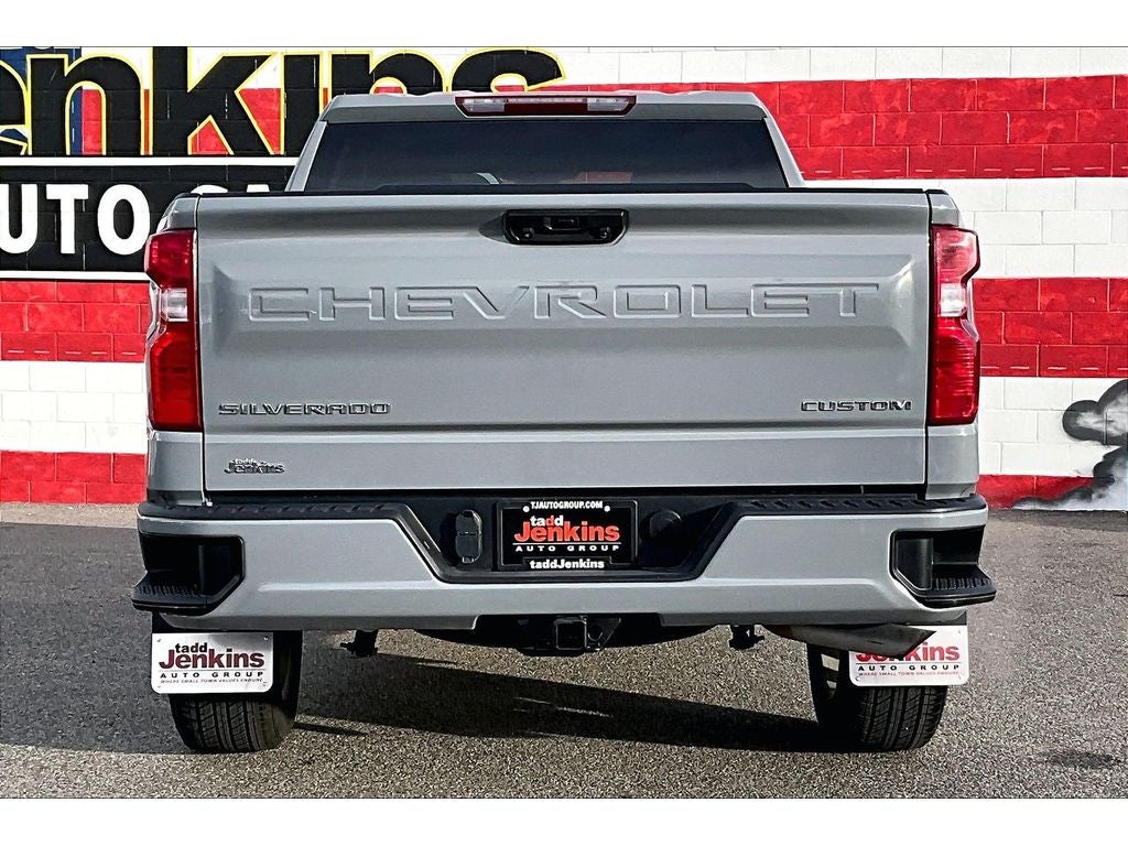 View vehicle photo 4