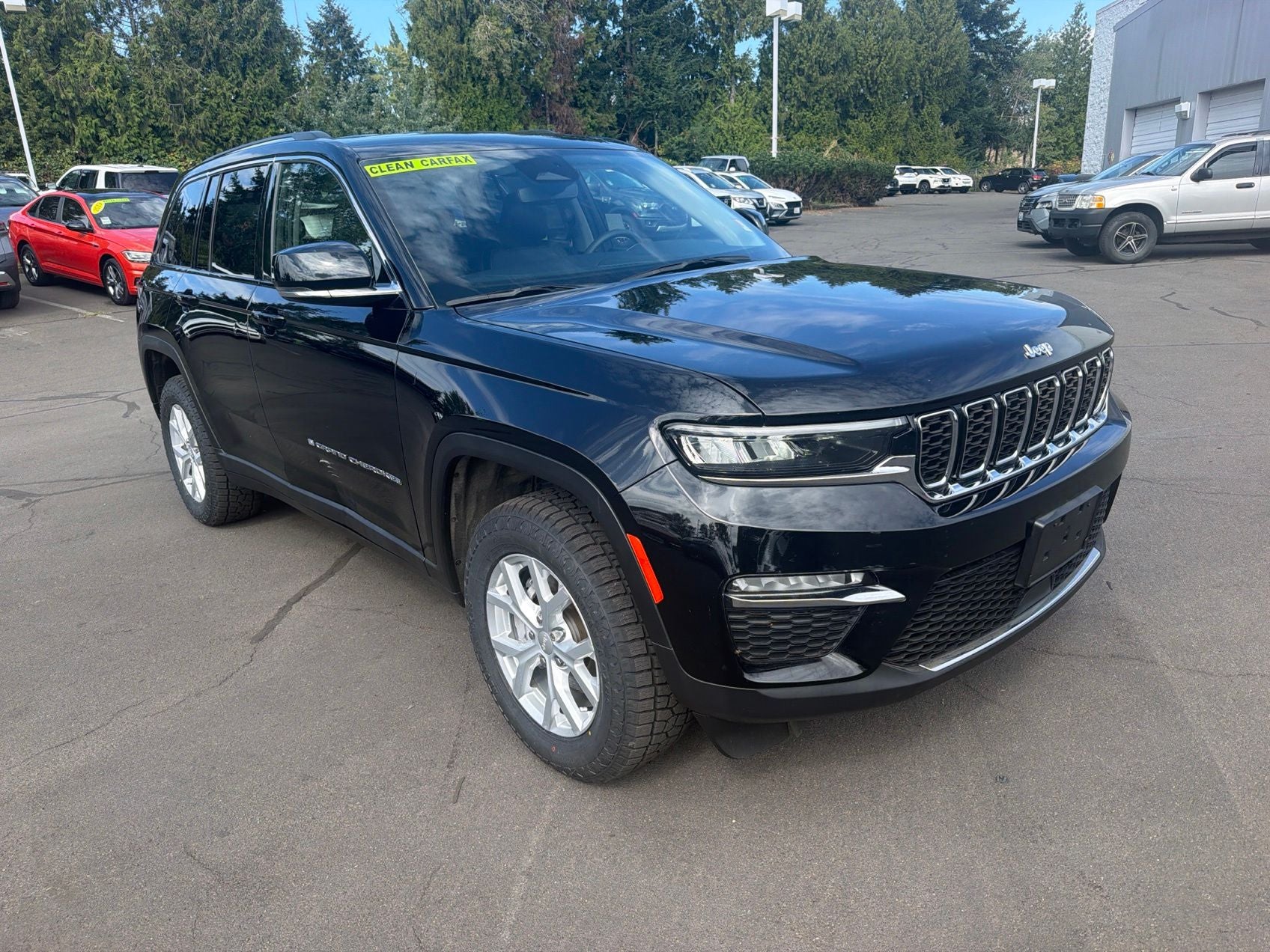 2023 Jeep Grand Cherokee Negro (Diamond Black Crystal Pearlcoat) SUV/Crossover 4X2 8 velocidades Automática