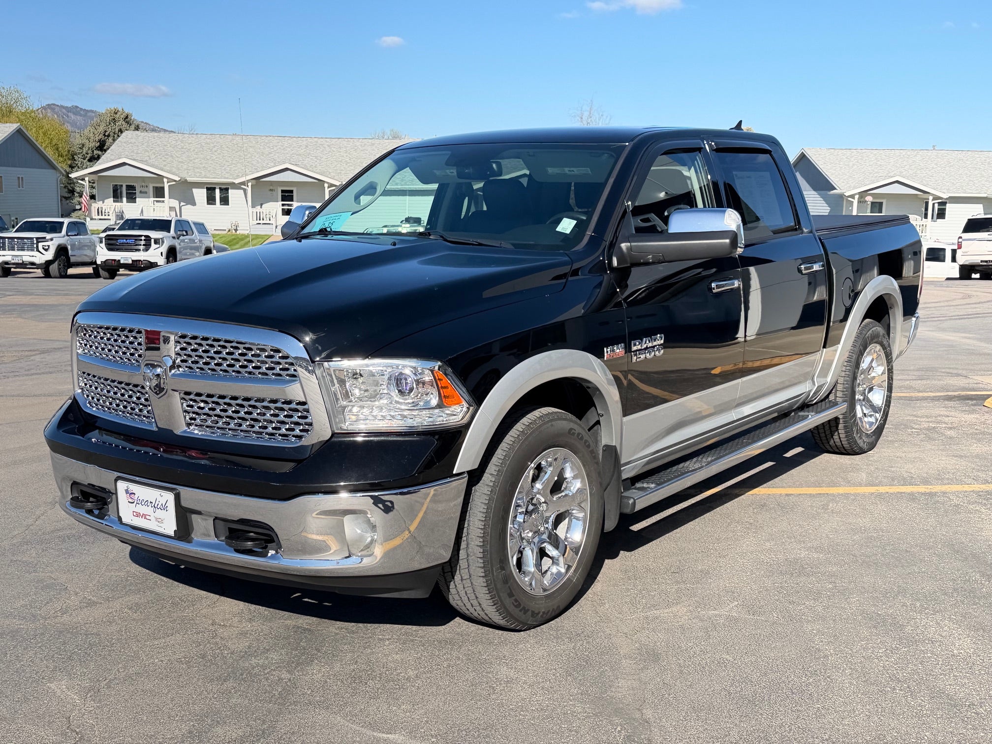 View vehicle photo 3