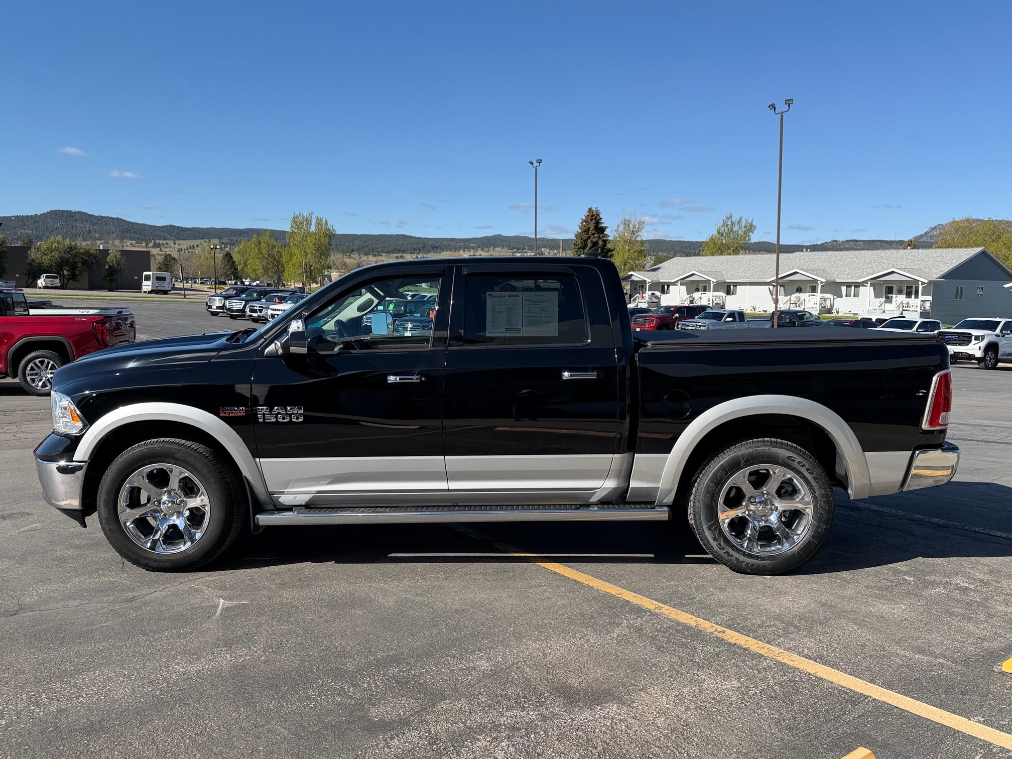 View vehicle photo 4