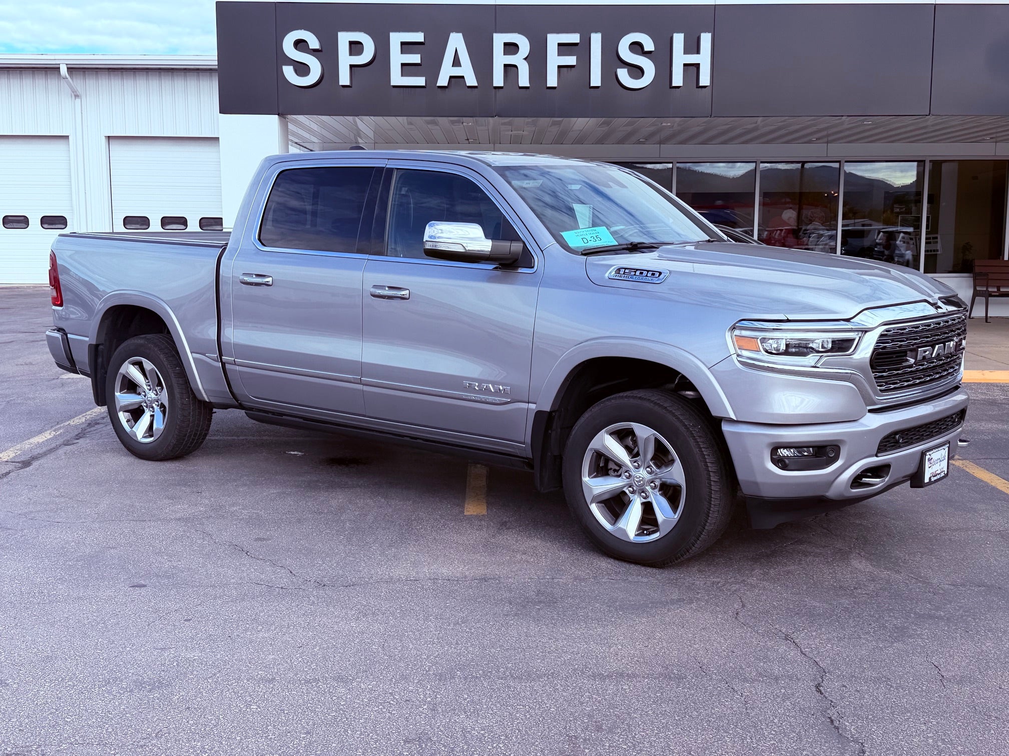  2022 RAM 1500 Limited Crew Cab 4WD   