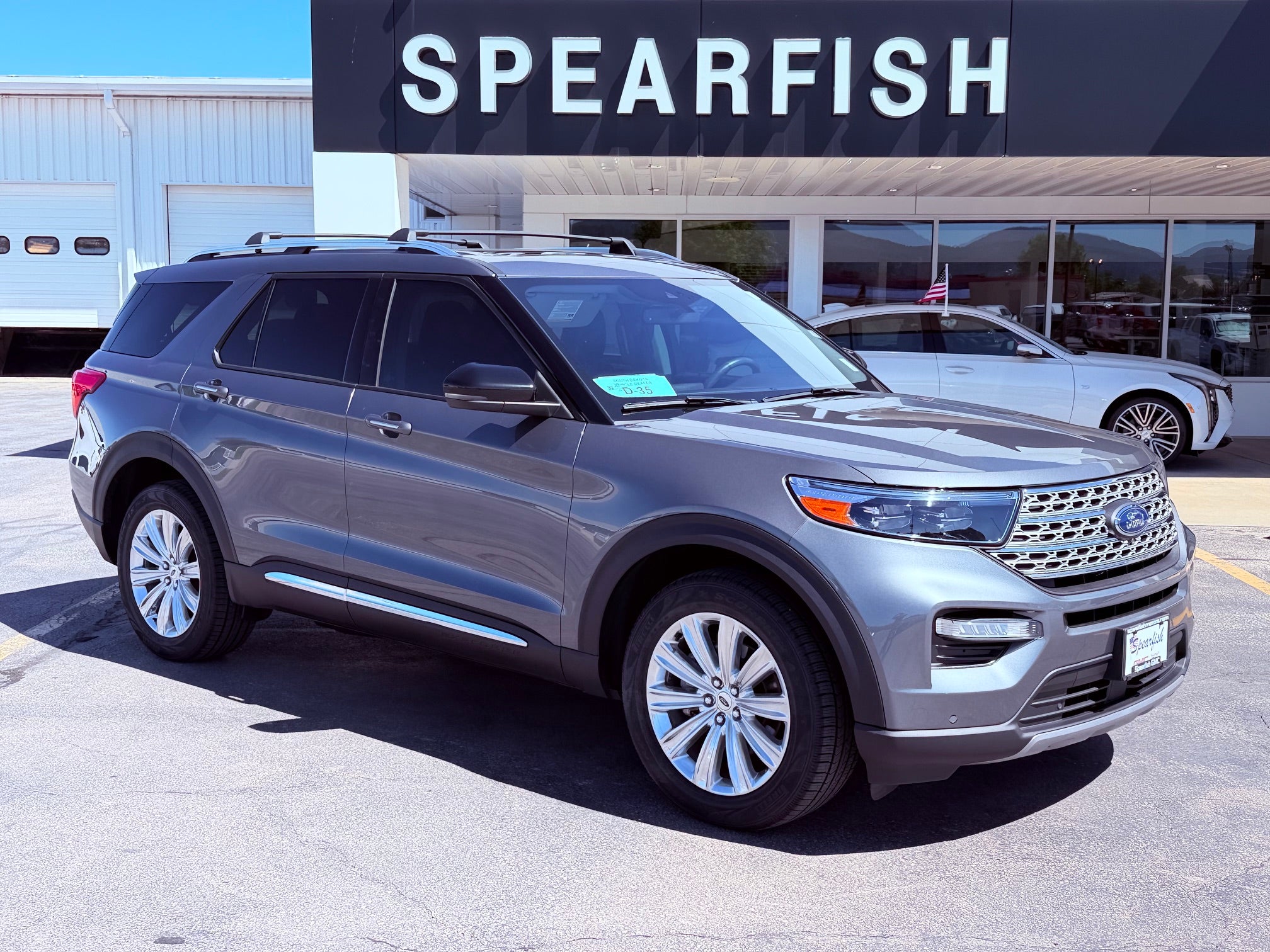  2023 Ford Explorer Limited AWD   