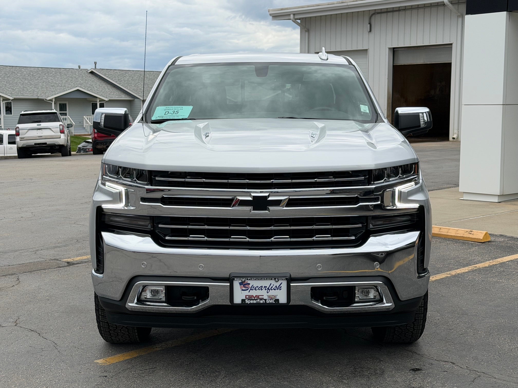 View vehicle photo 2