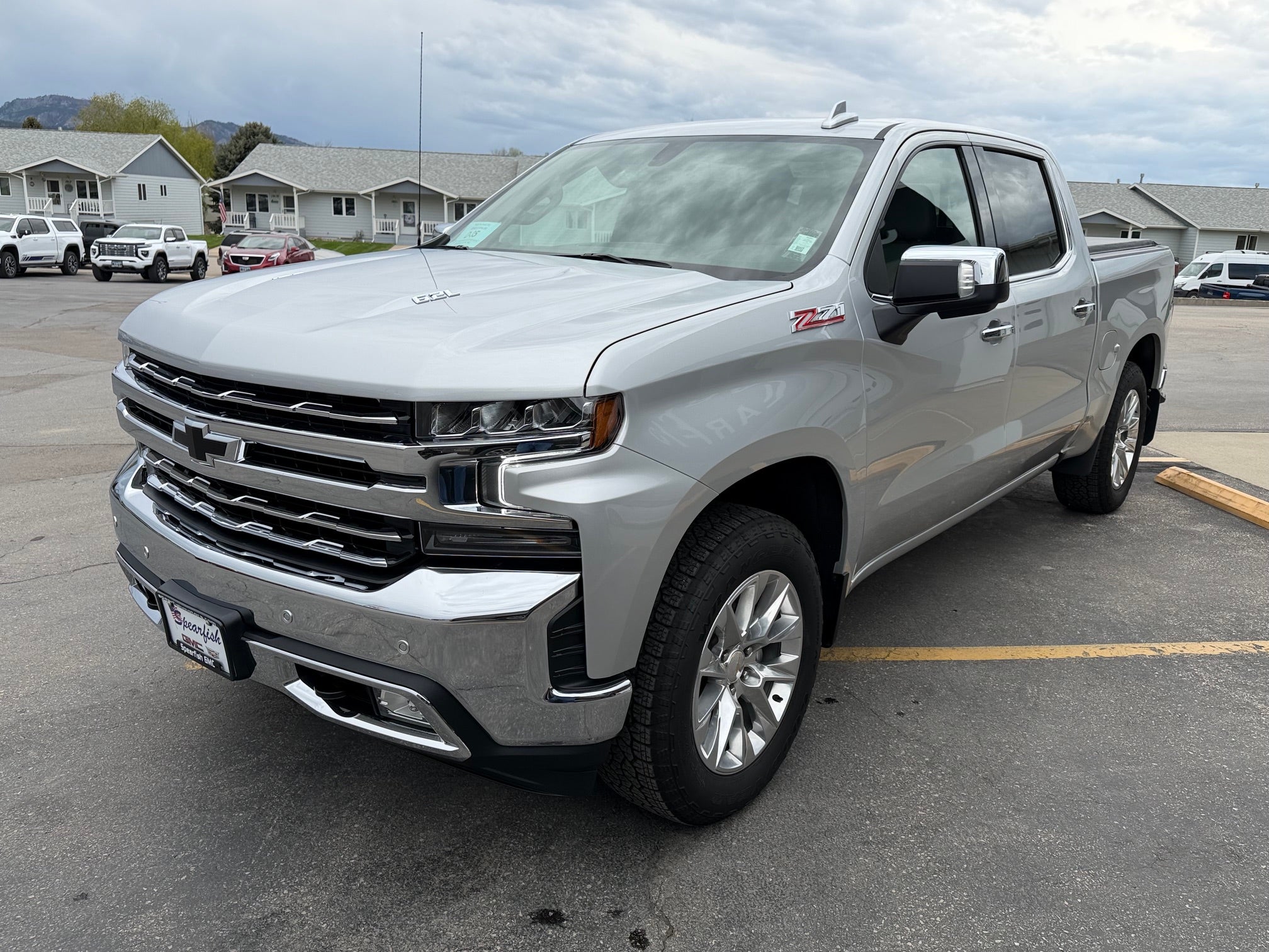 View vehicle photo 3