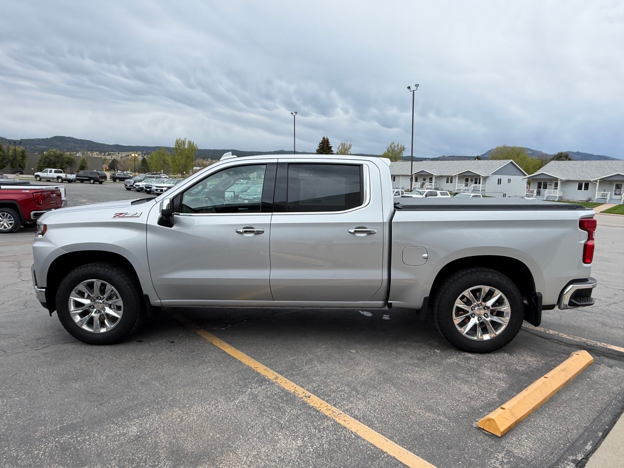 View vehicle photo 4