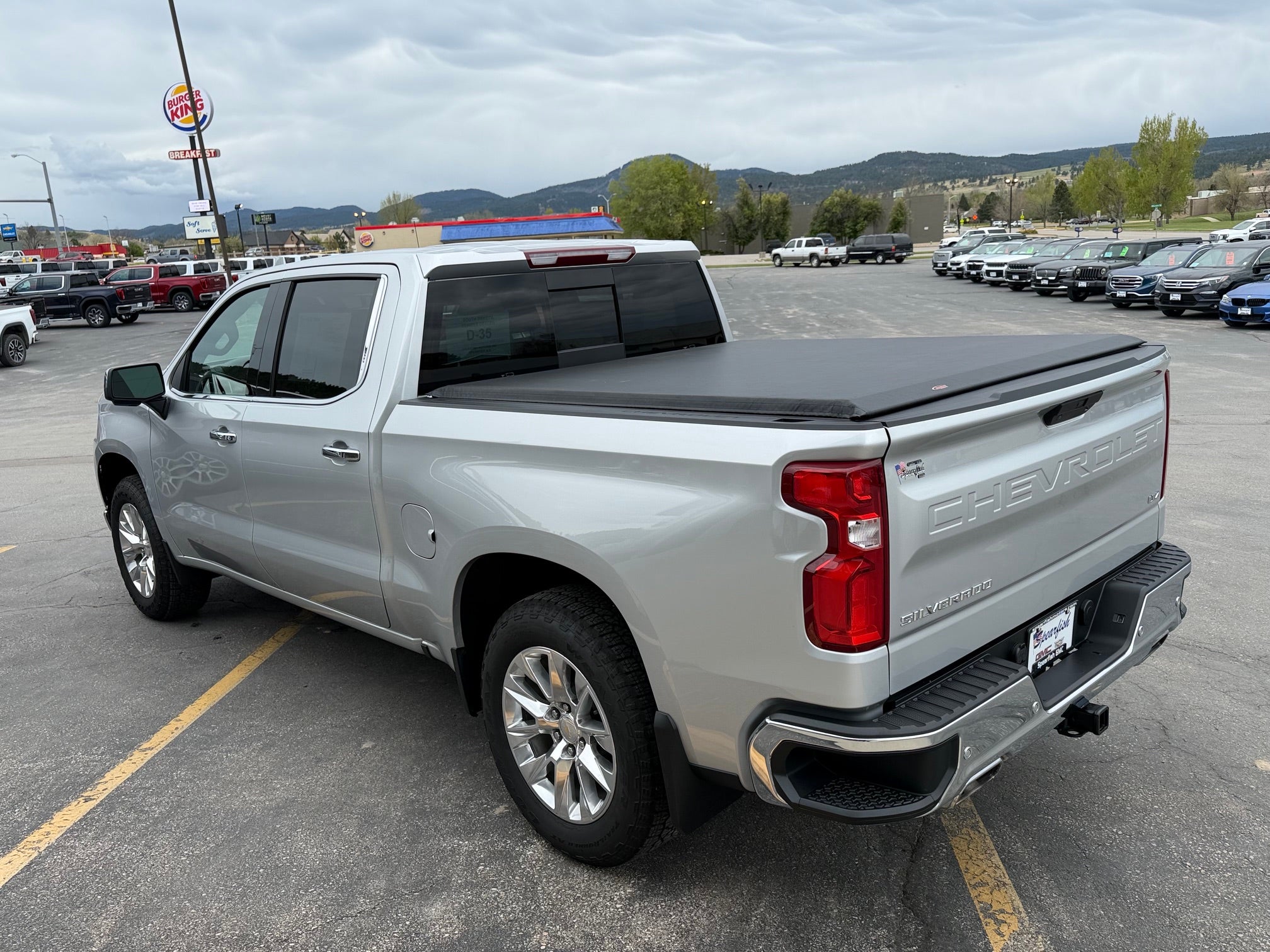 View vehicle photo 5